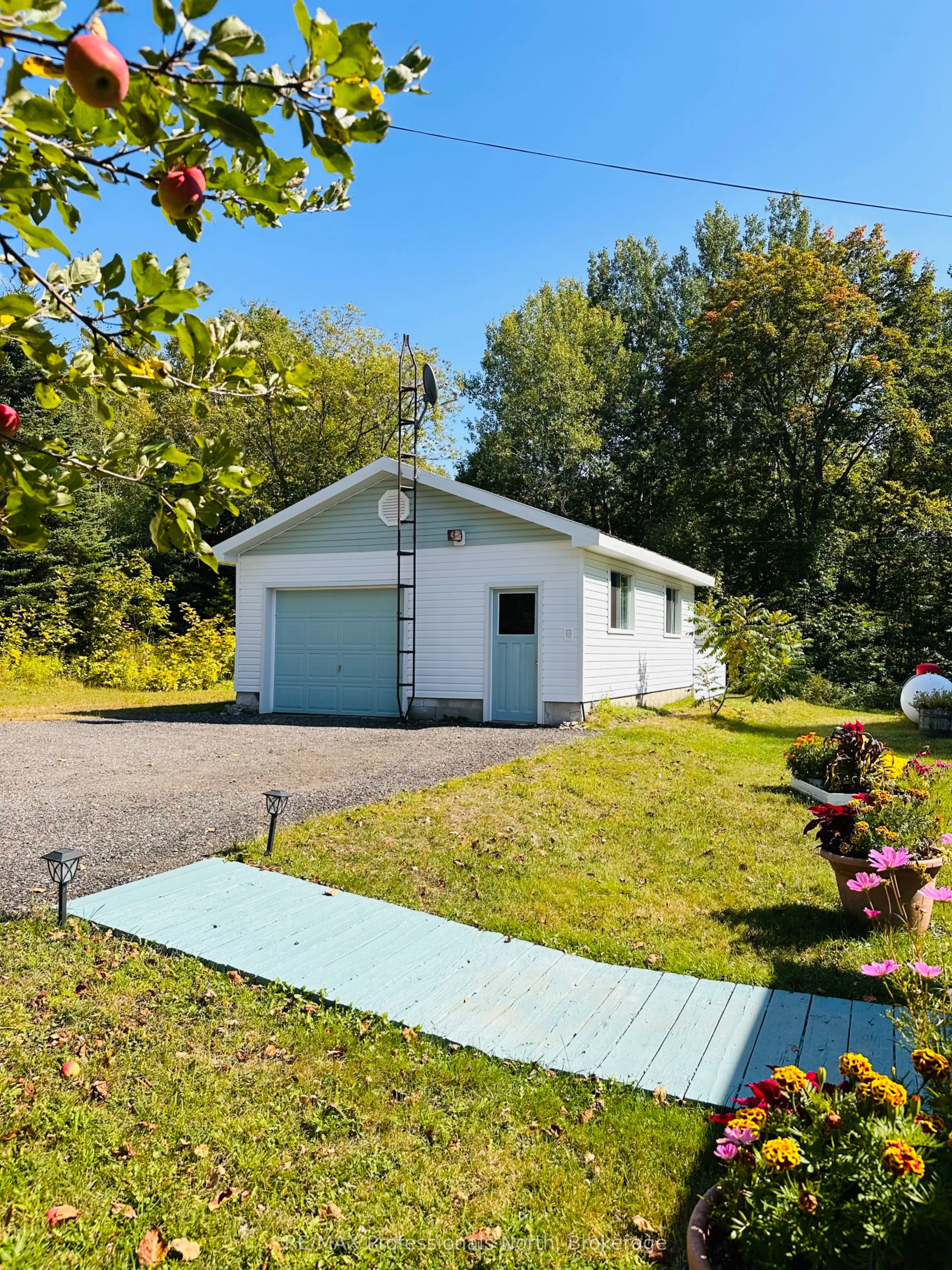 1671 Hwy 60 Highway