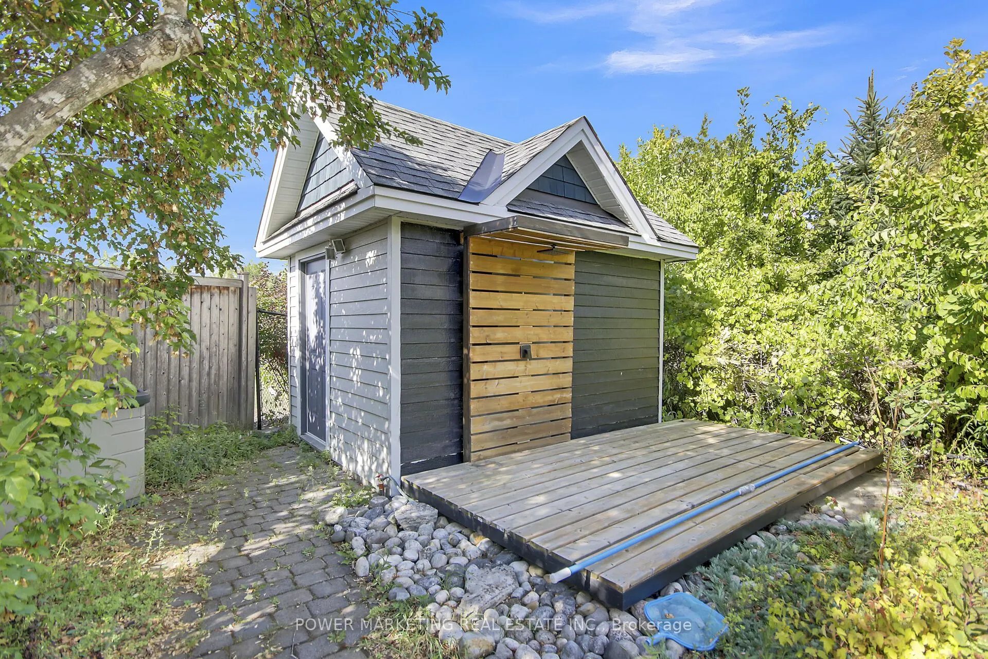 15 MARWOOD Court