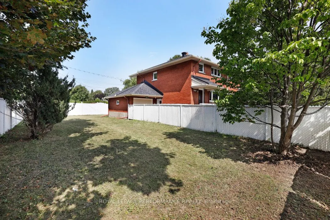 2265 Iris Street