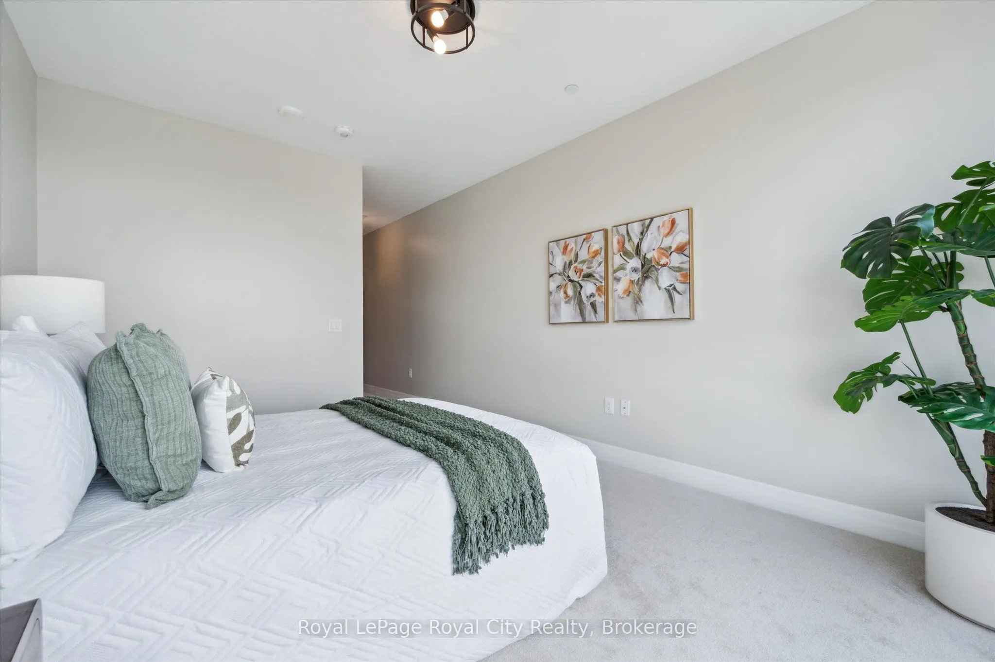 1878 Gordon Street, #1004