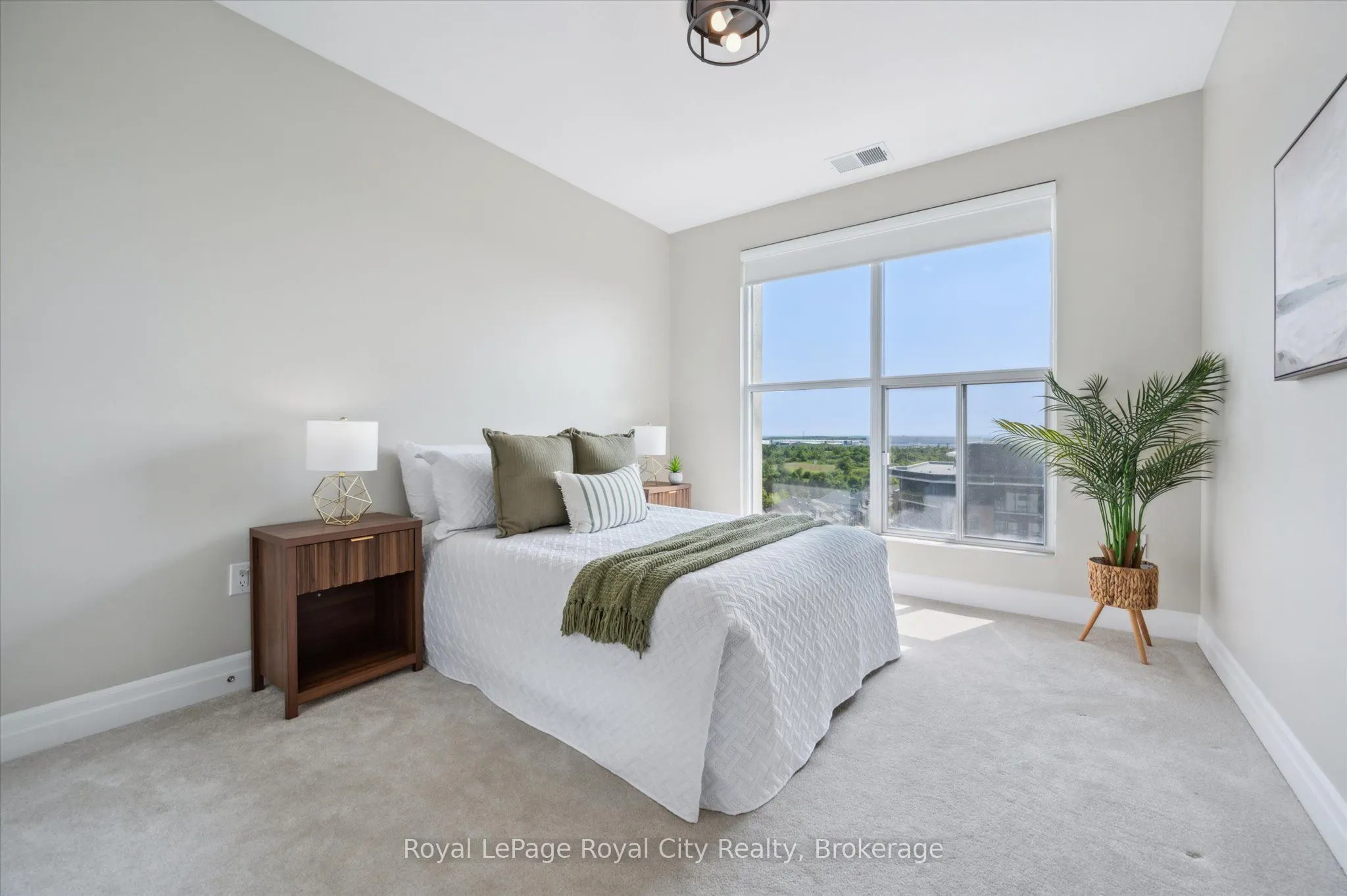 1878 Gordon Street, #1004