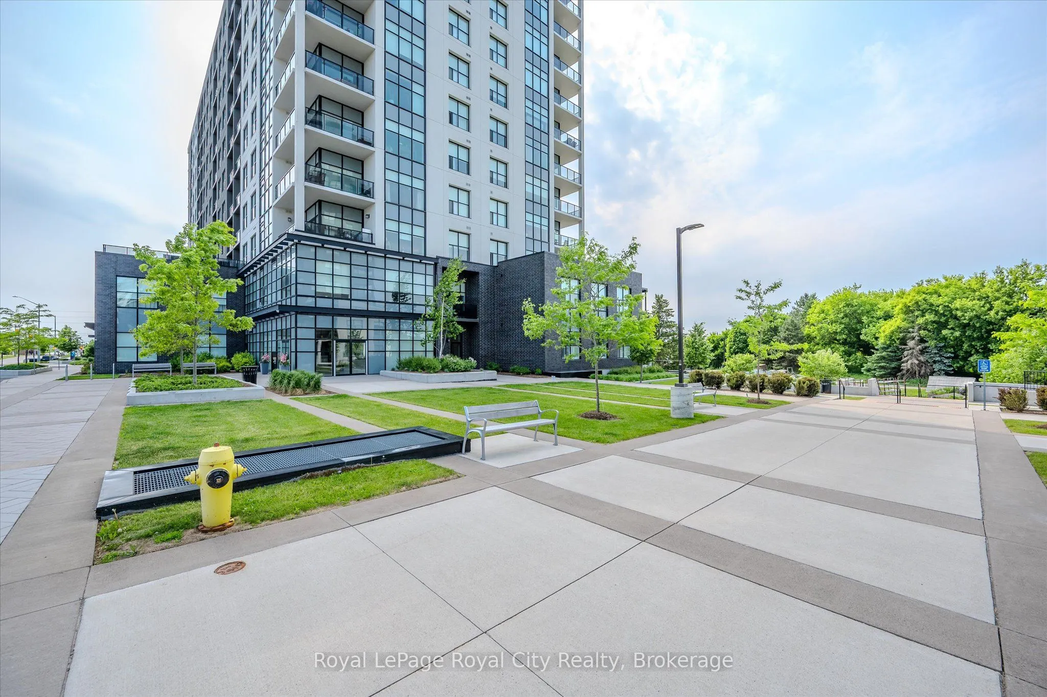 1878 Gordon Street, #1004