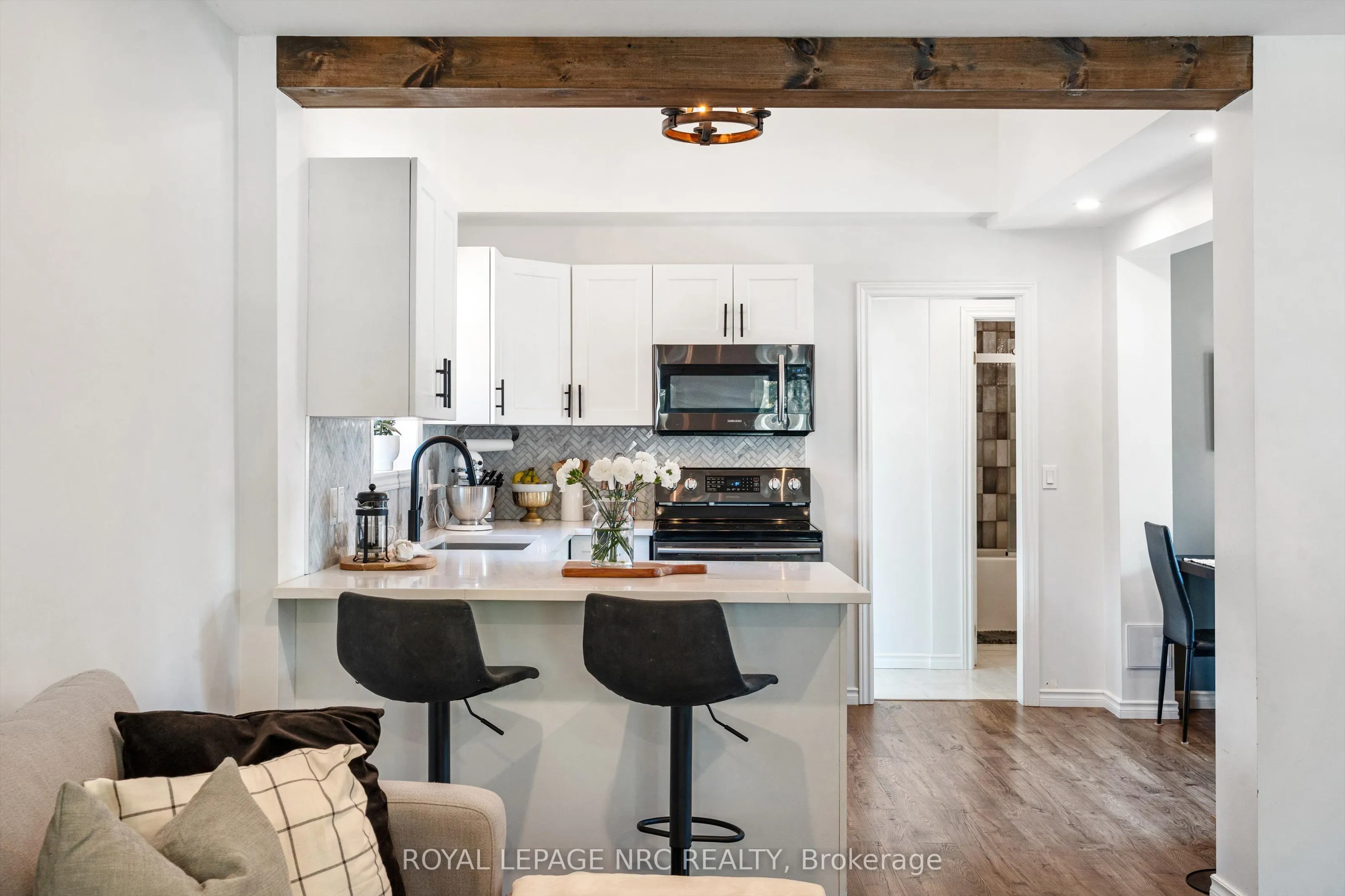 264 Lakeshore Road