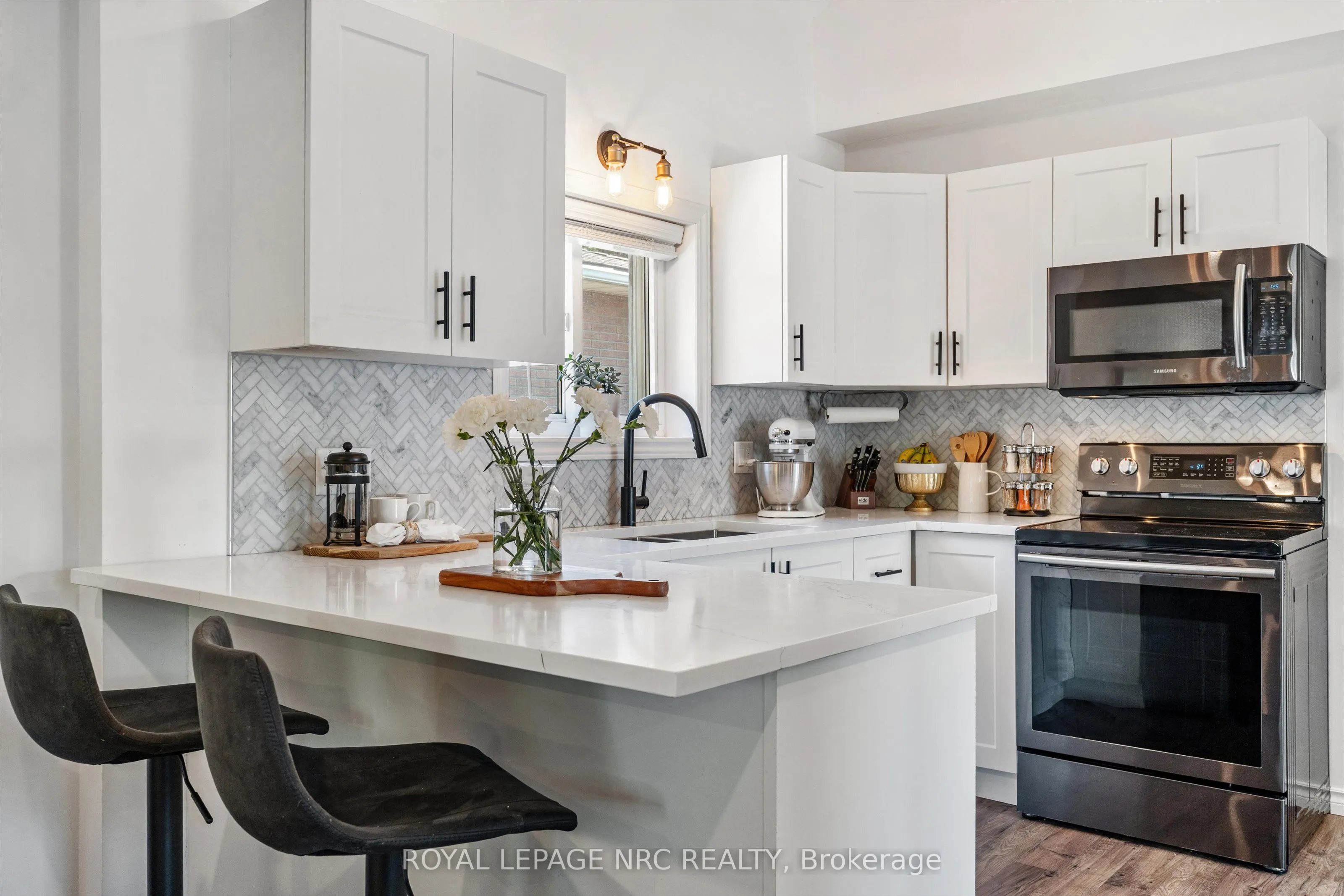 264 Lakeshore Road