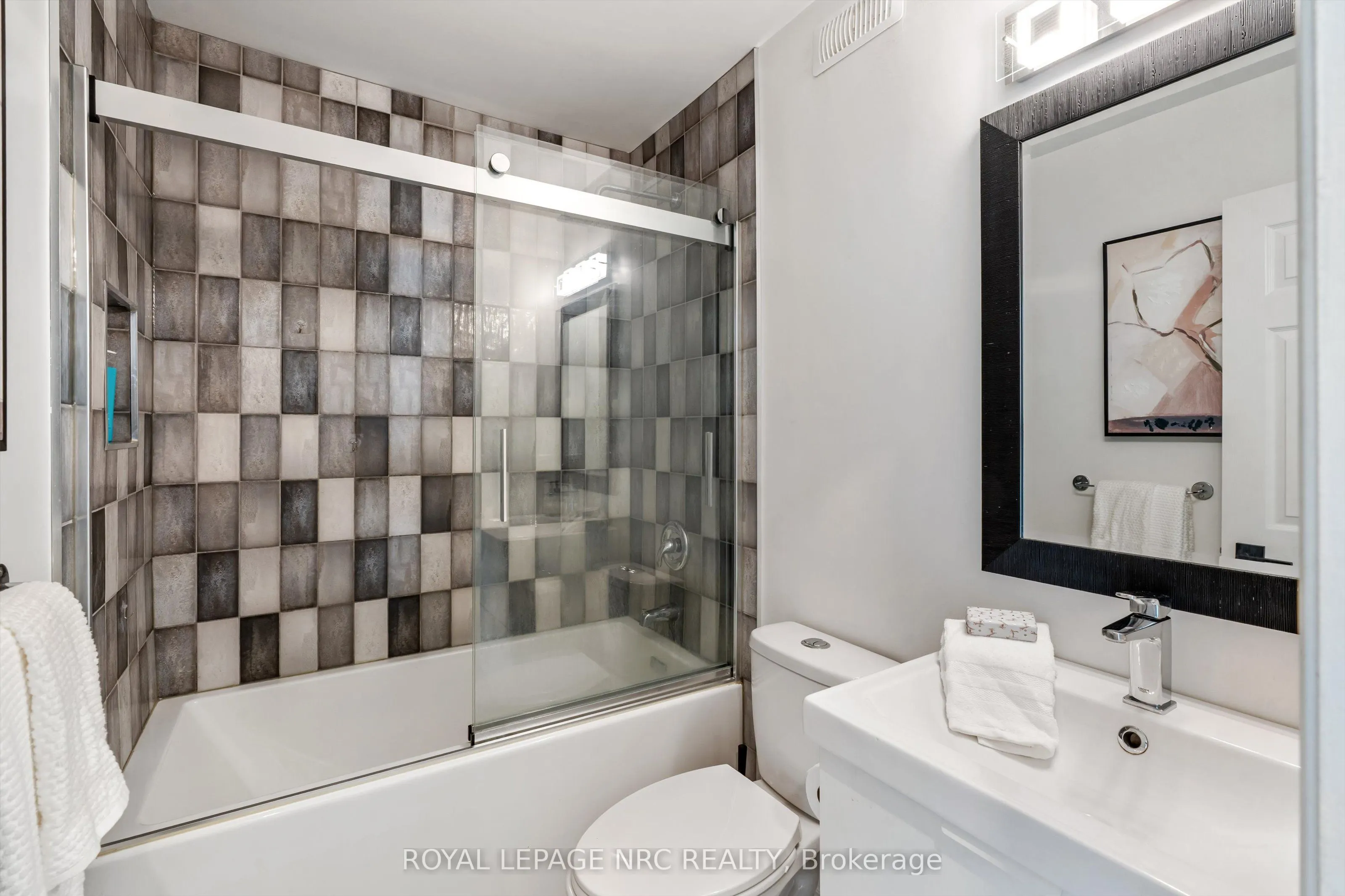 264 Lakeshore Road