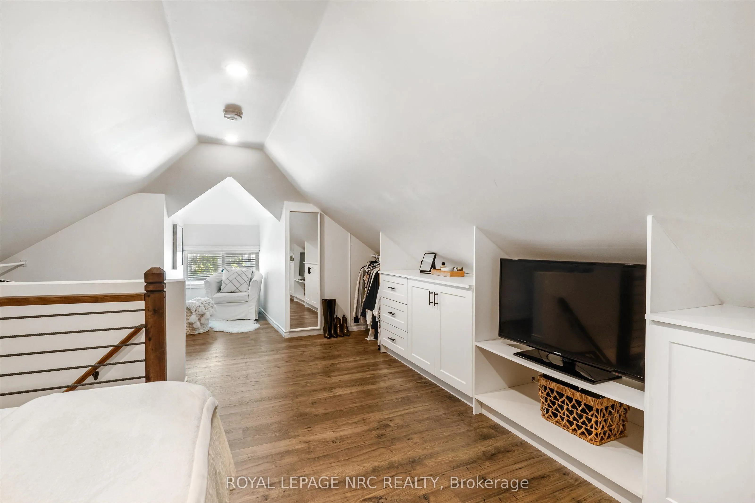 264 Lakeshore Road
