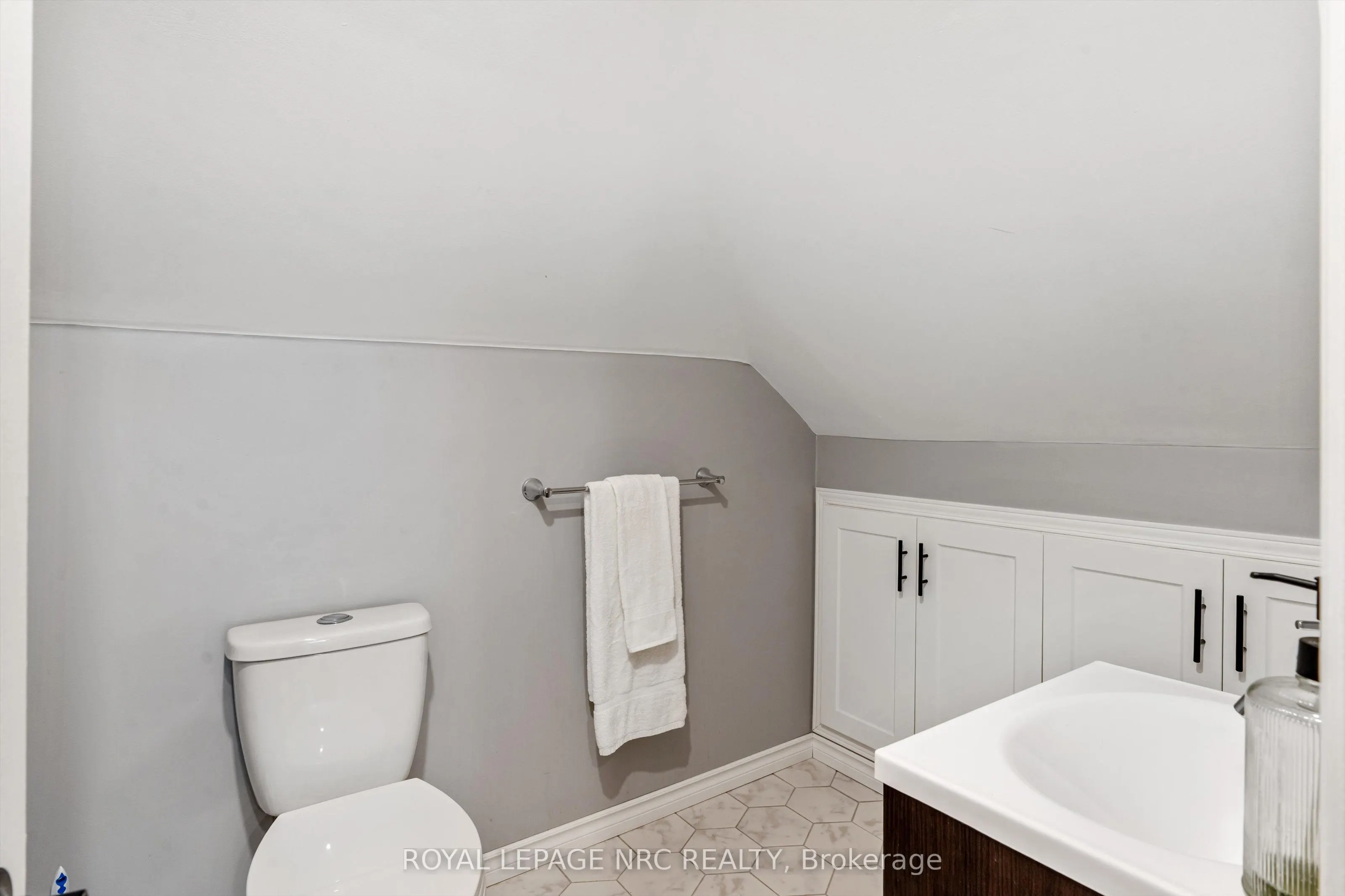 264 Lakeshore Road