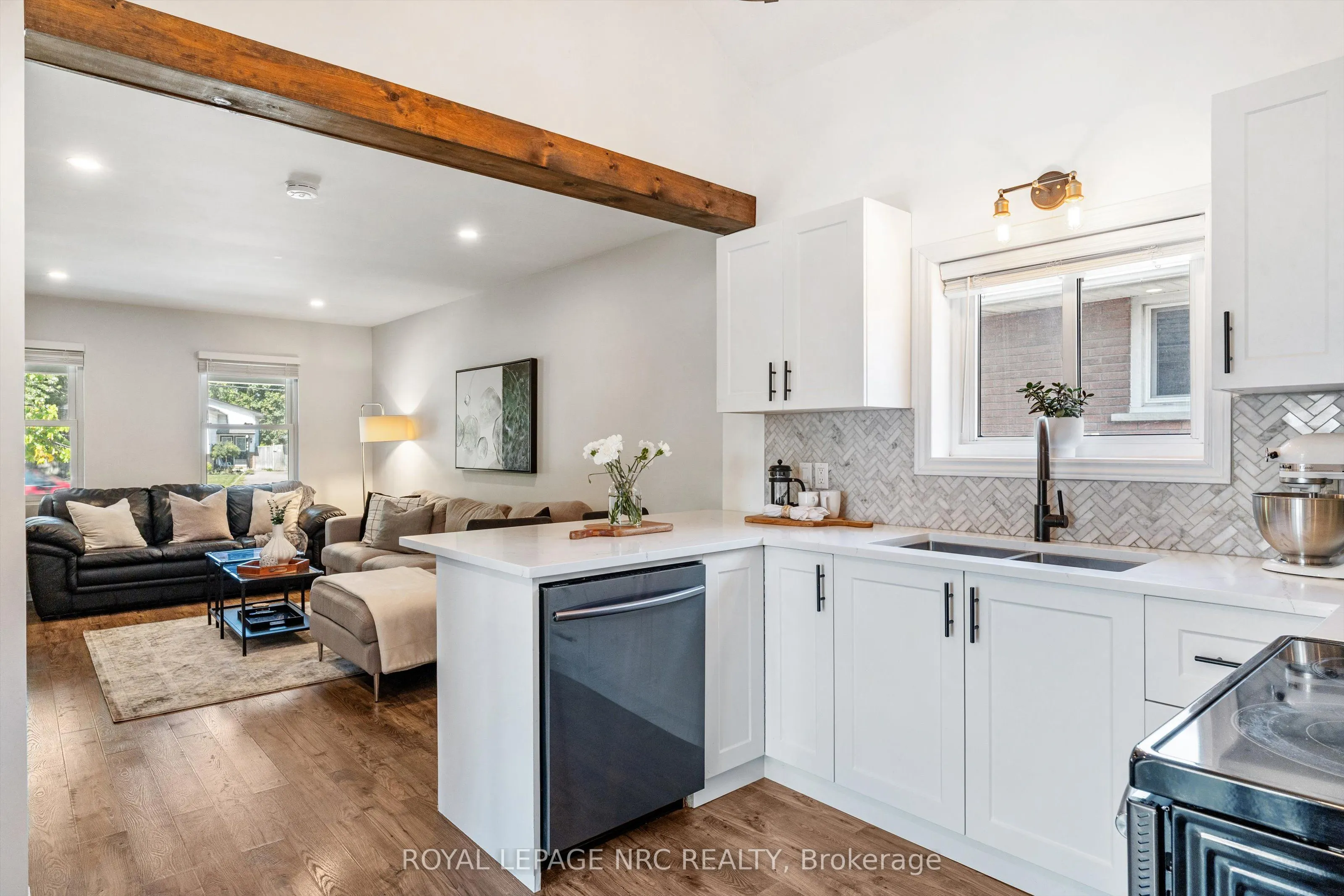 264 Lakeshore Road