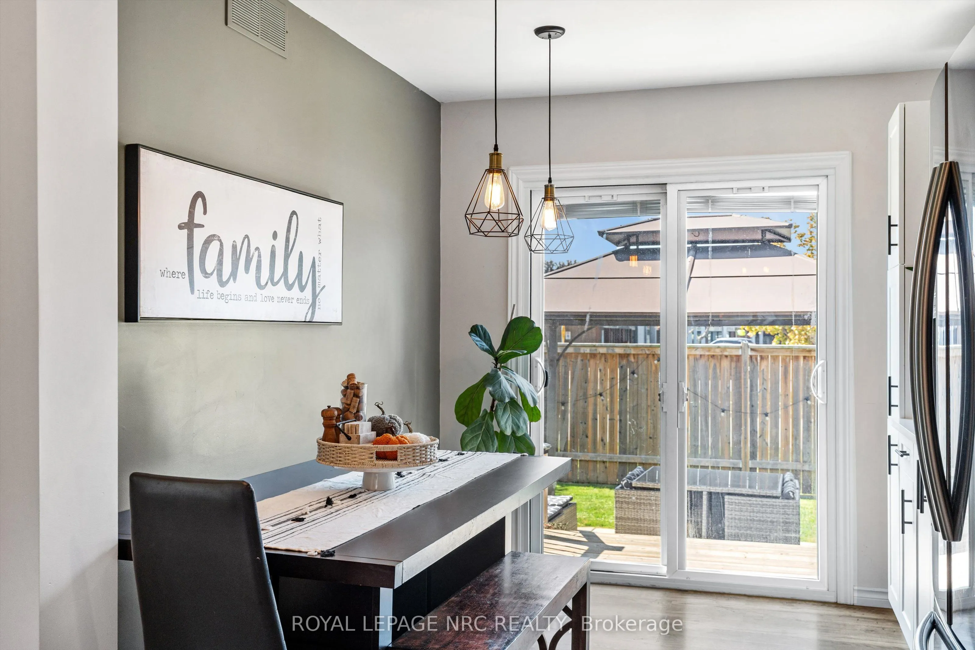 264 Lakeshore Road