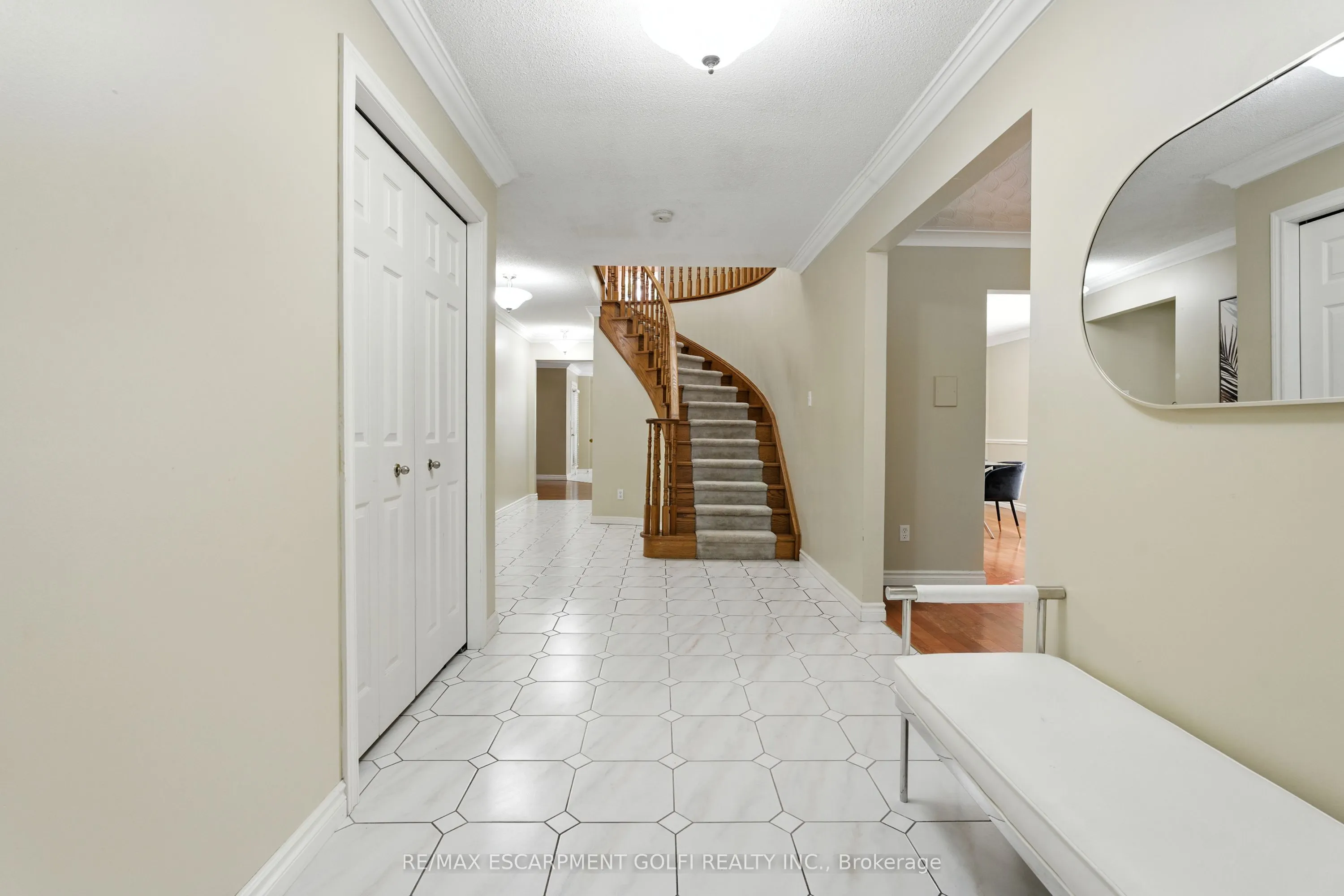 6 Renata Court