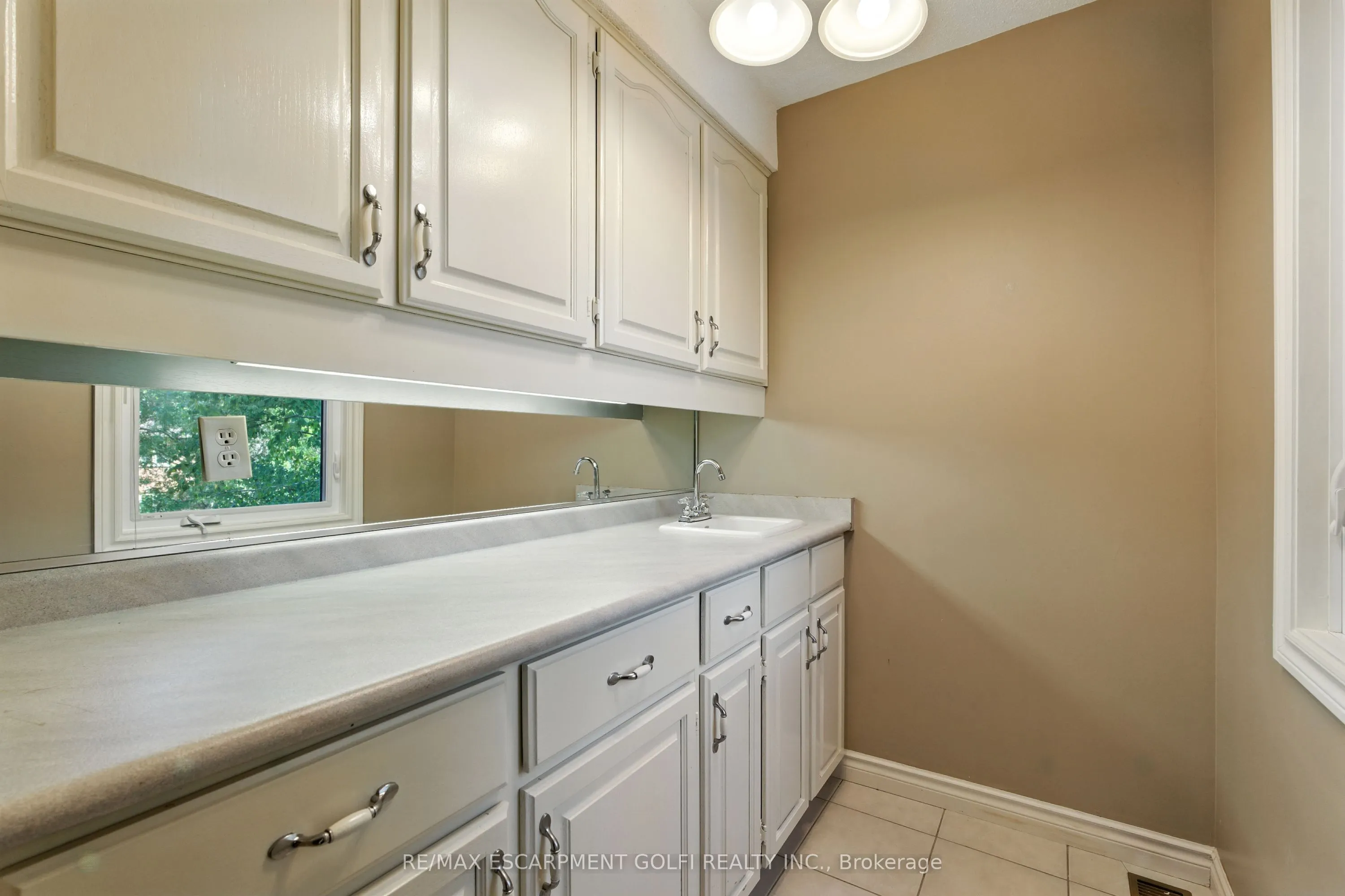 6 Renata Court