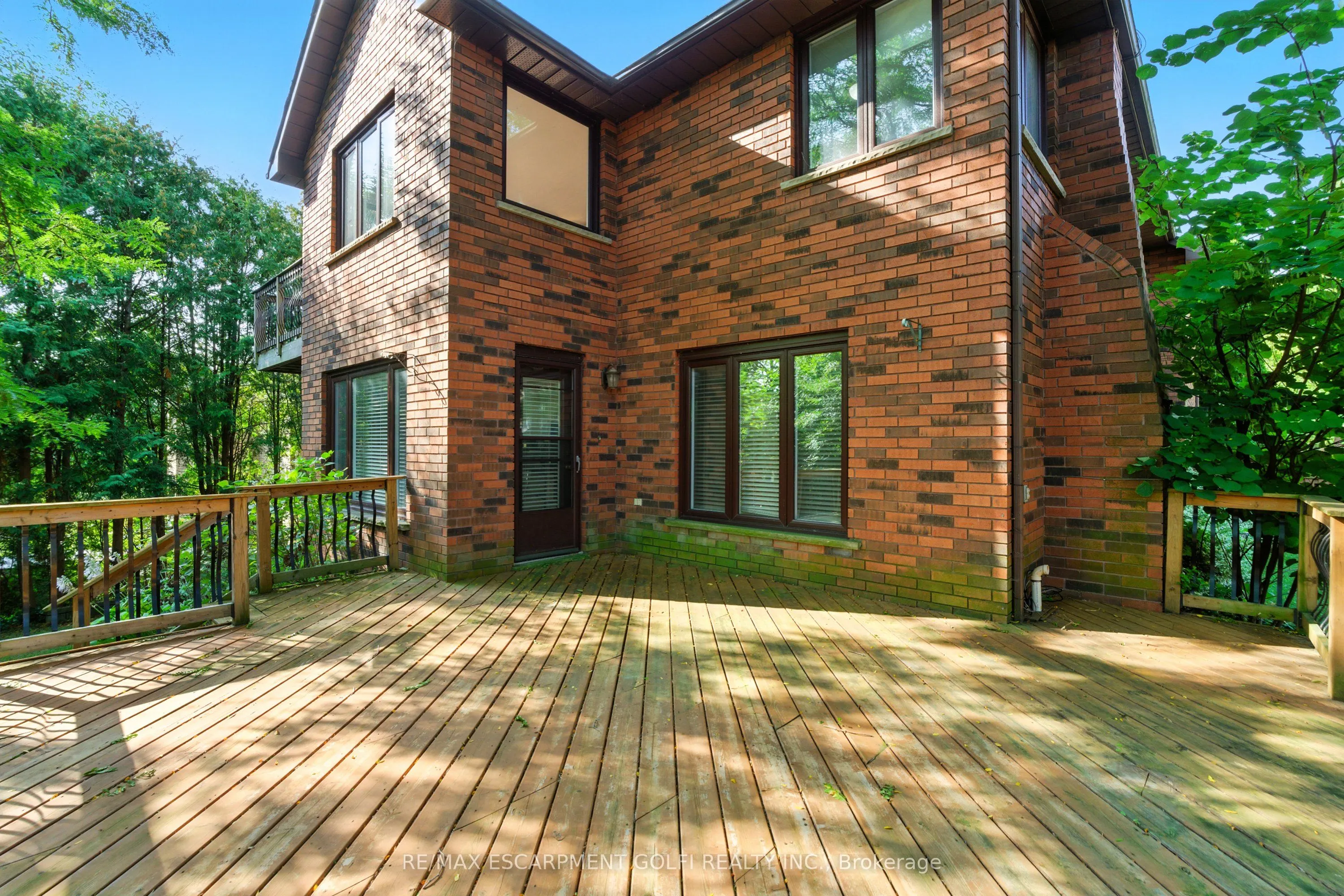 6 Renata Court
