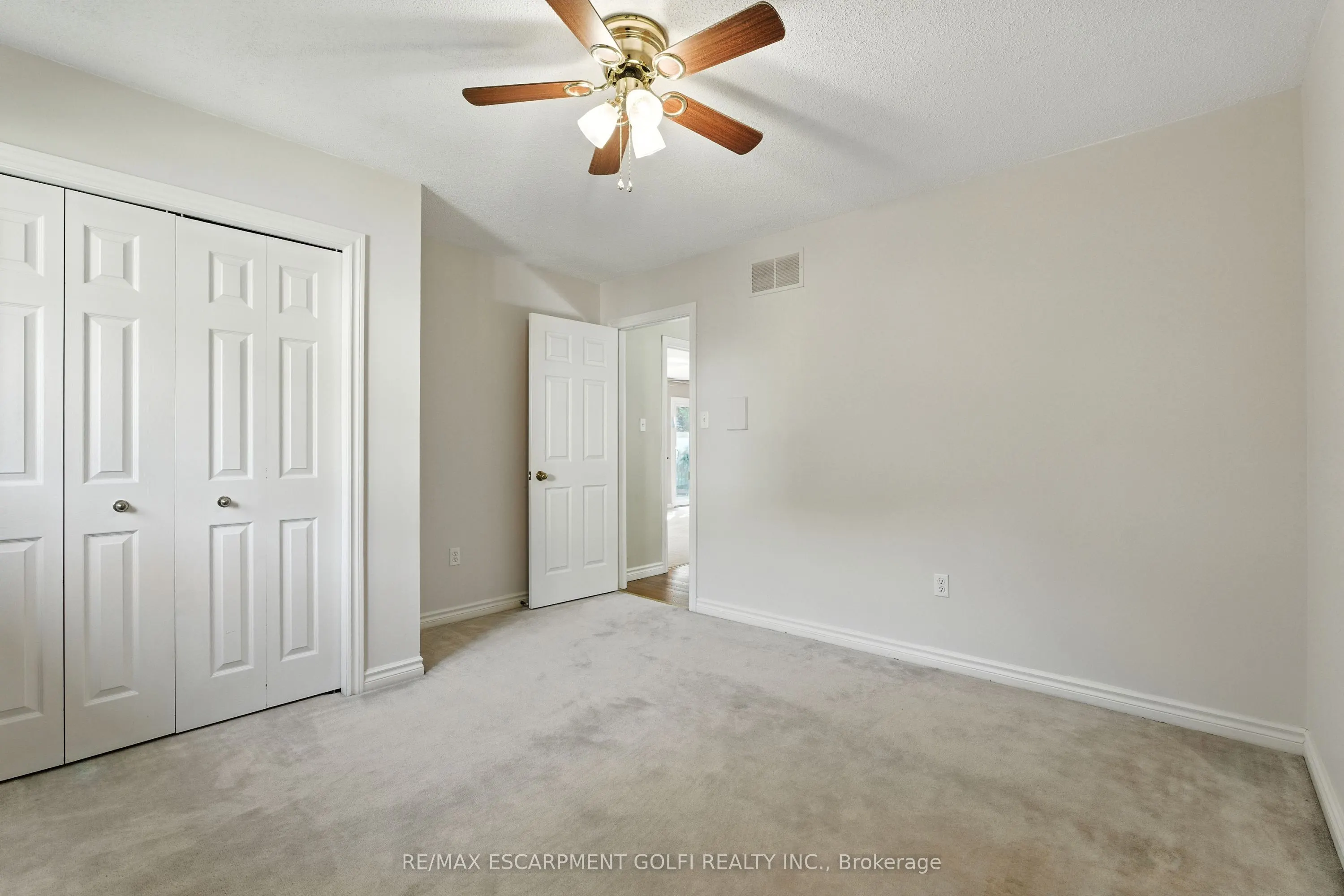 6 Renata Court
