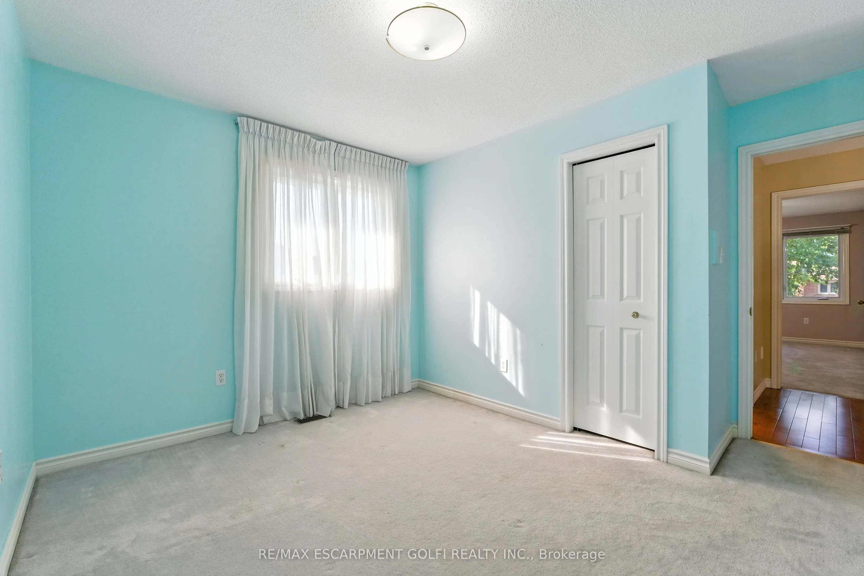 6 Renata Court