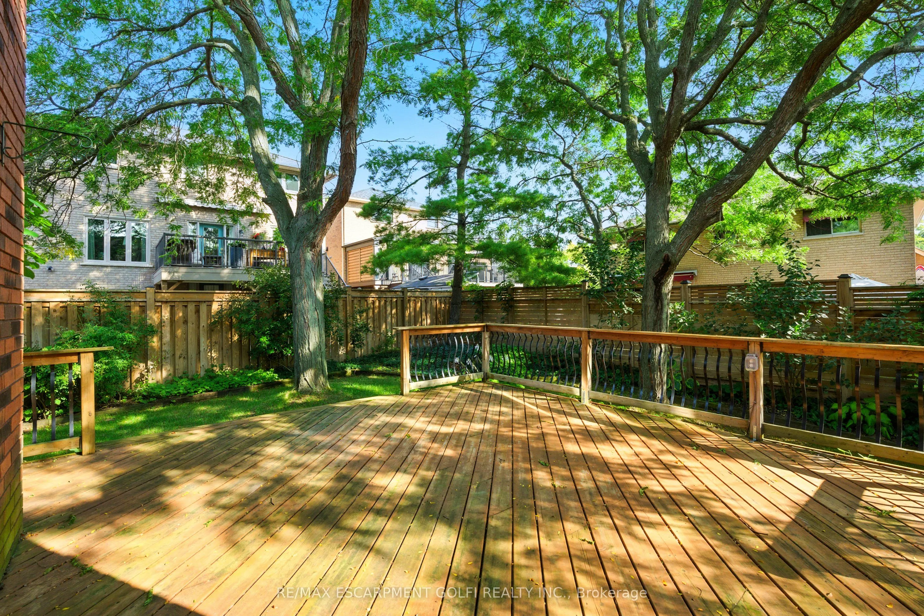 6 Renata Court