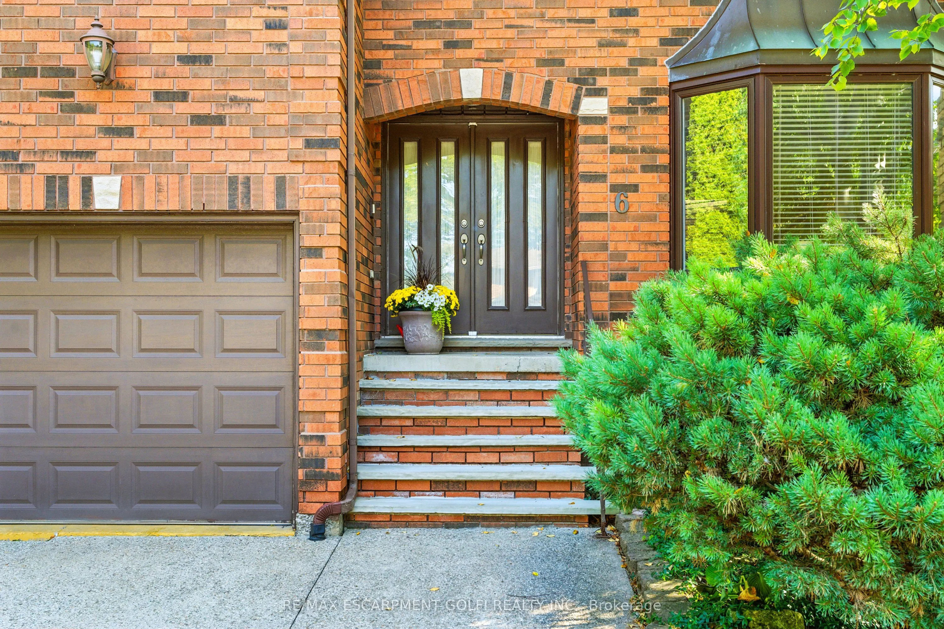 6 Renata Court