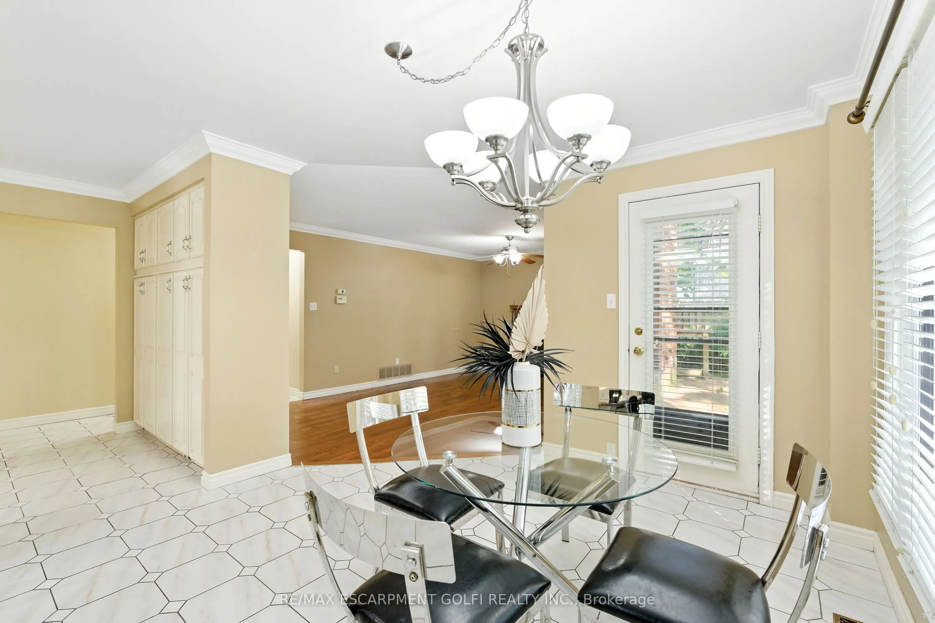 6 Renata Court