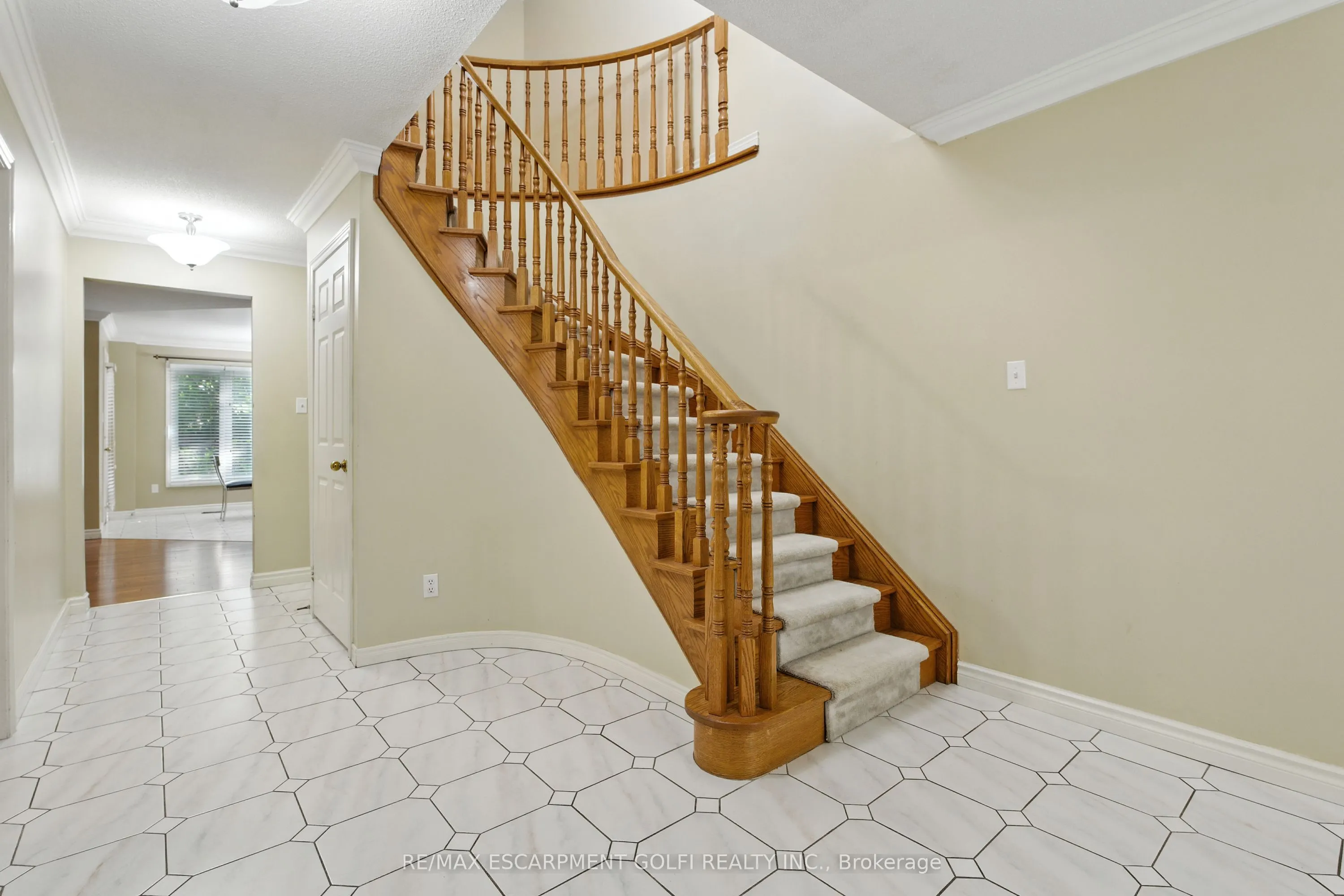 6 Renata Court