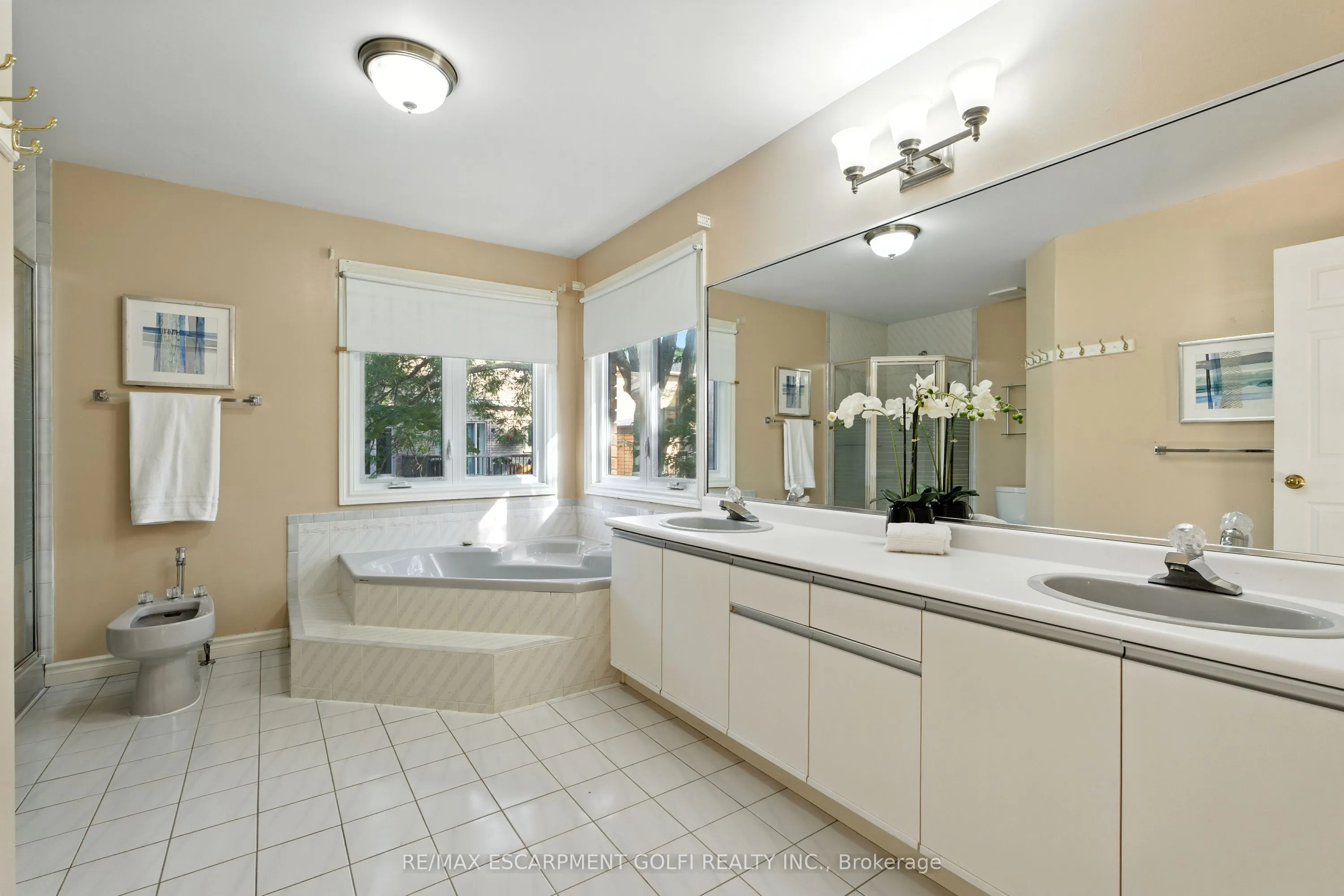 6 Renata Court