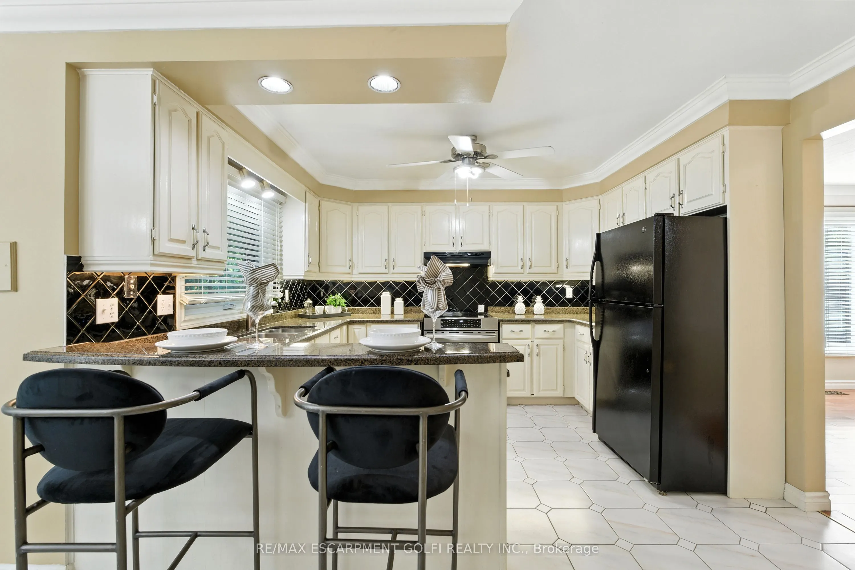 6 Renata Court
