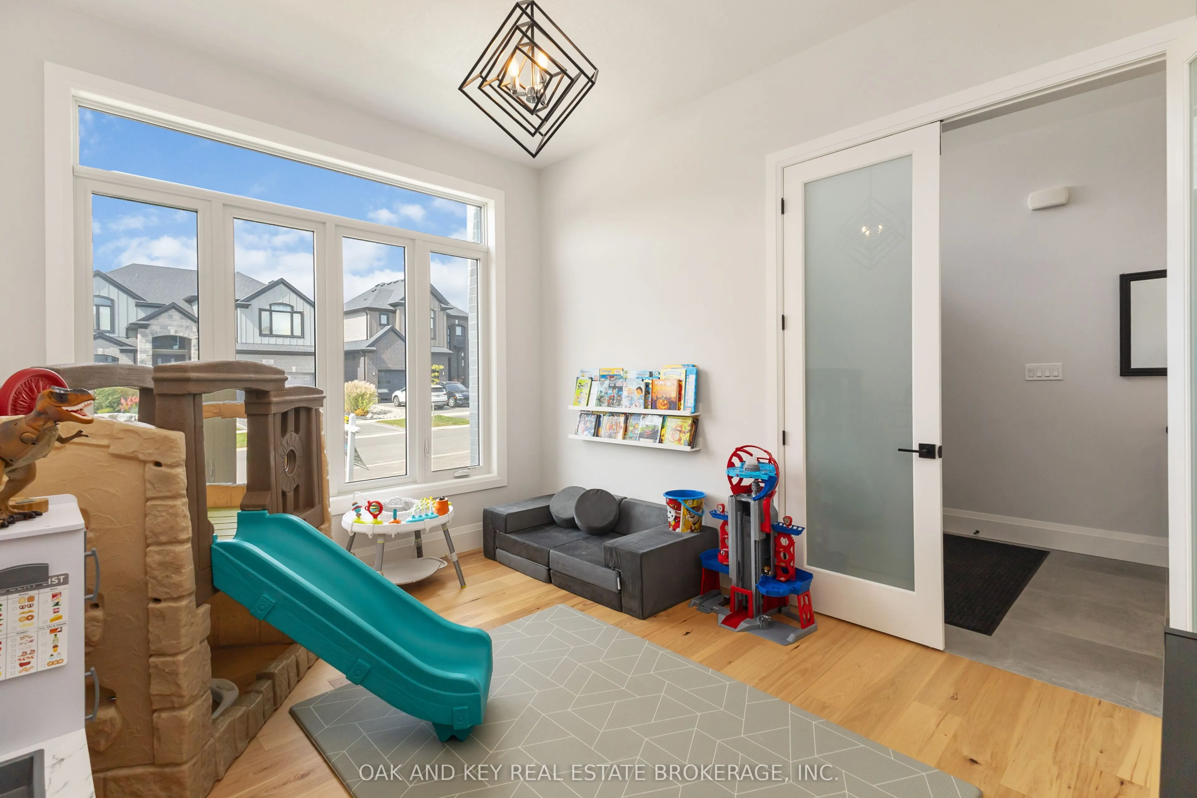 119 DAVENTRY Way
