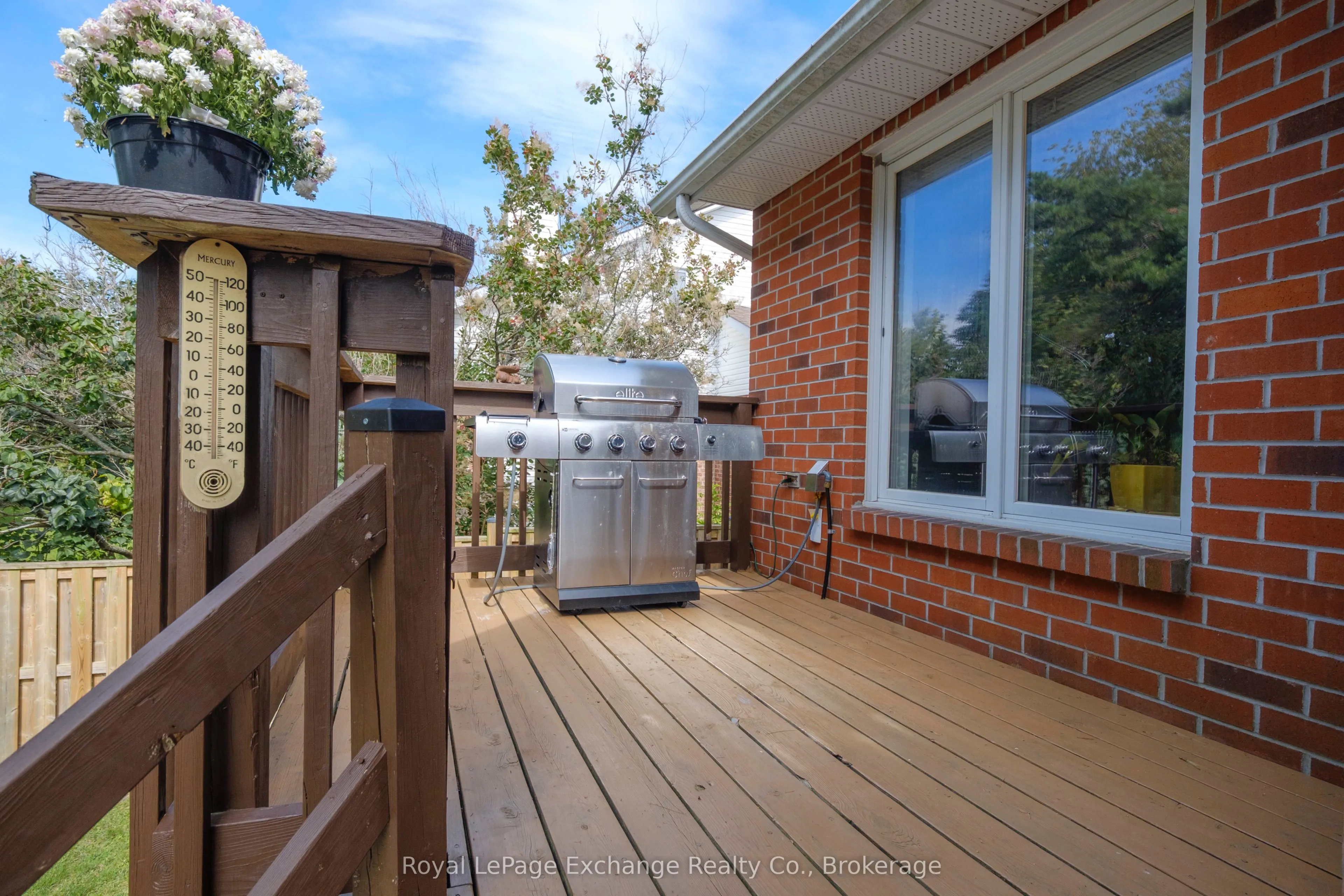 615 Lynden Crescent