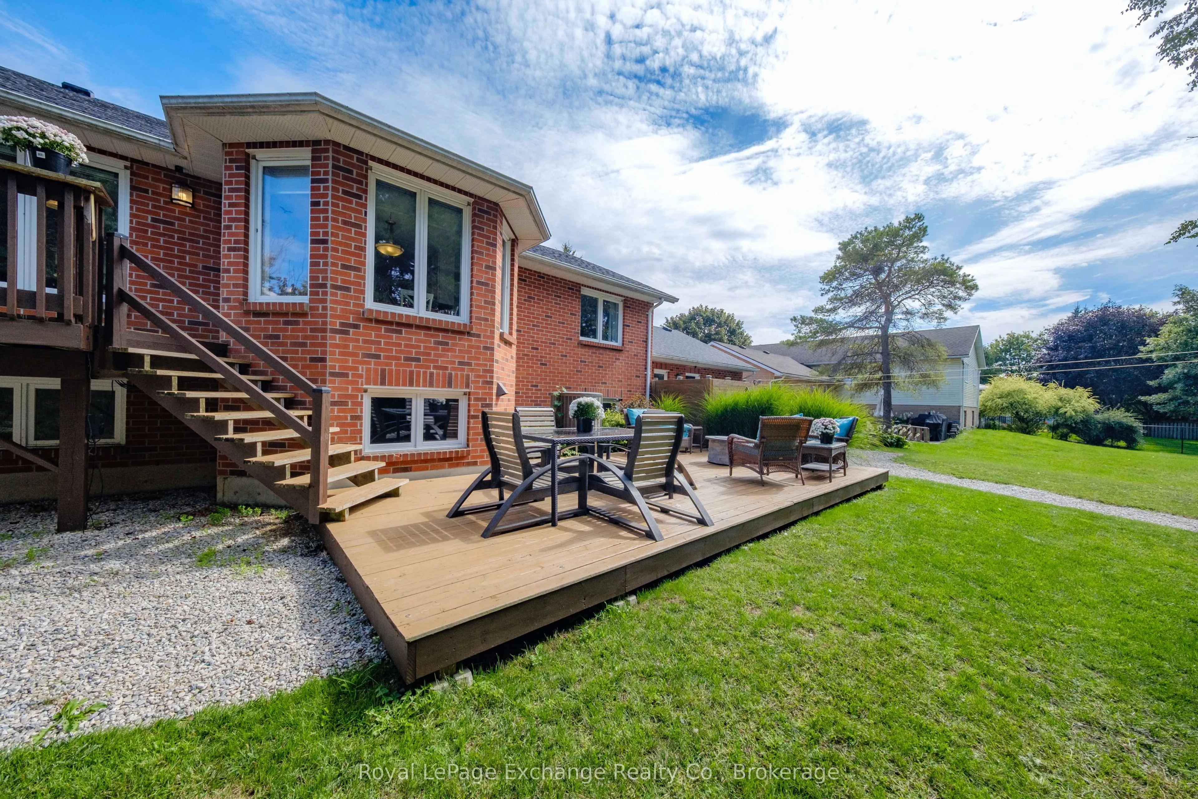 615 Lynden Crescent