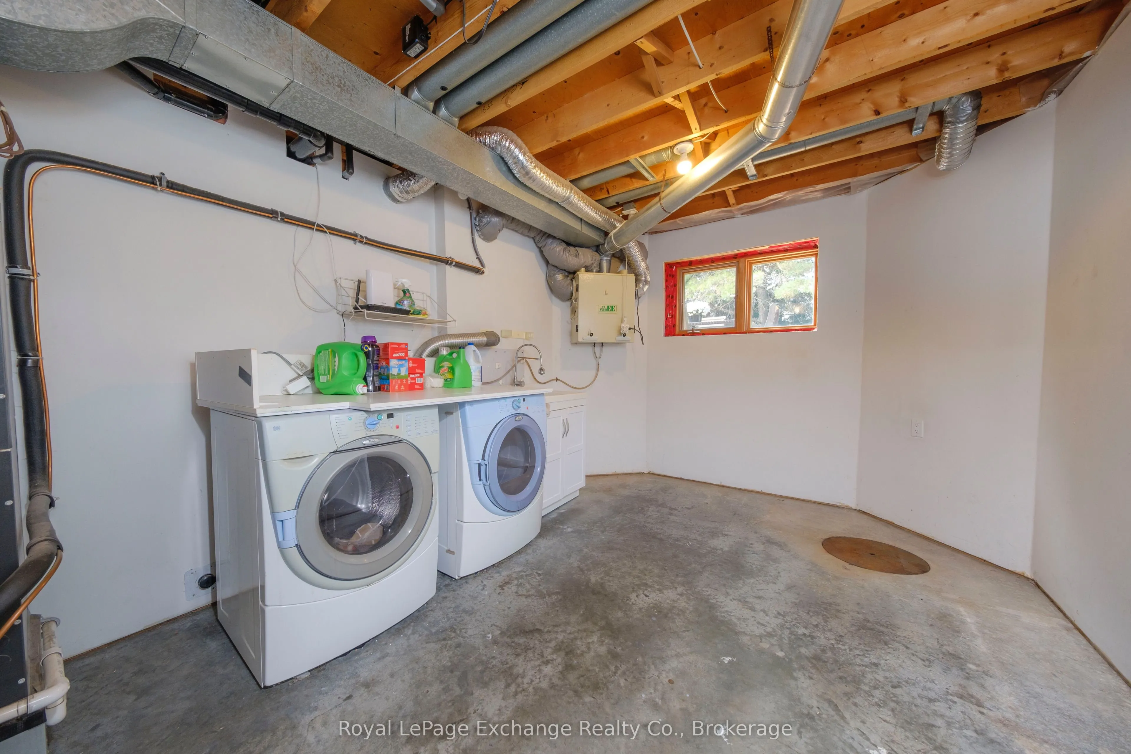 615 Lynden Crescent