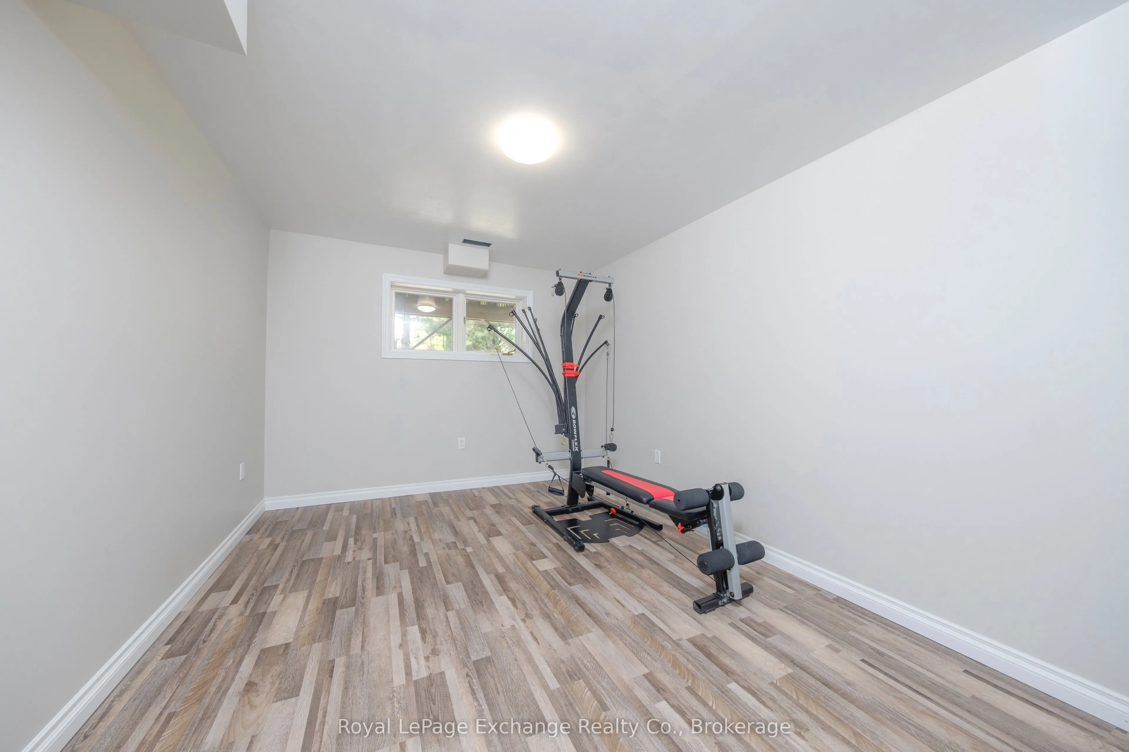 615 Lynden Crescent