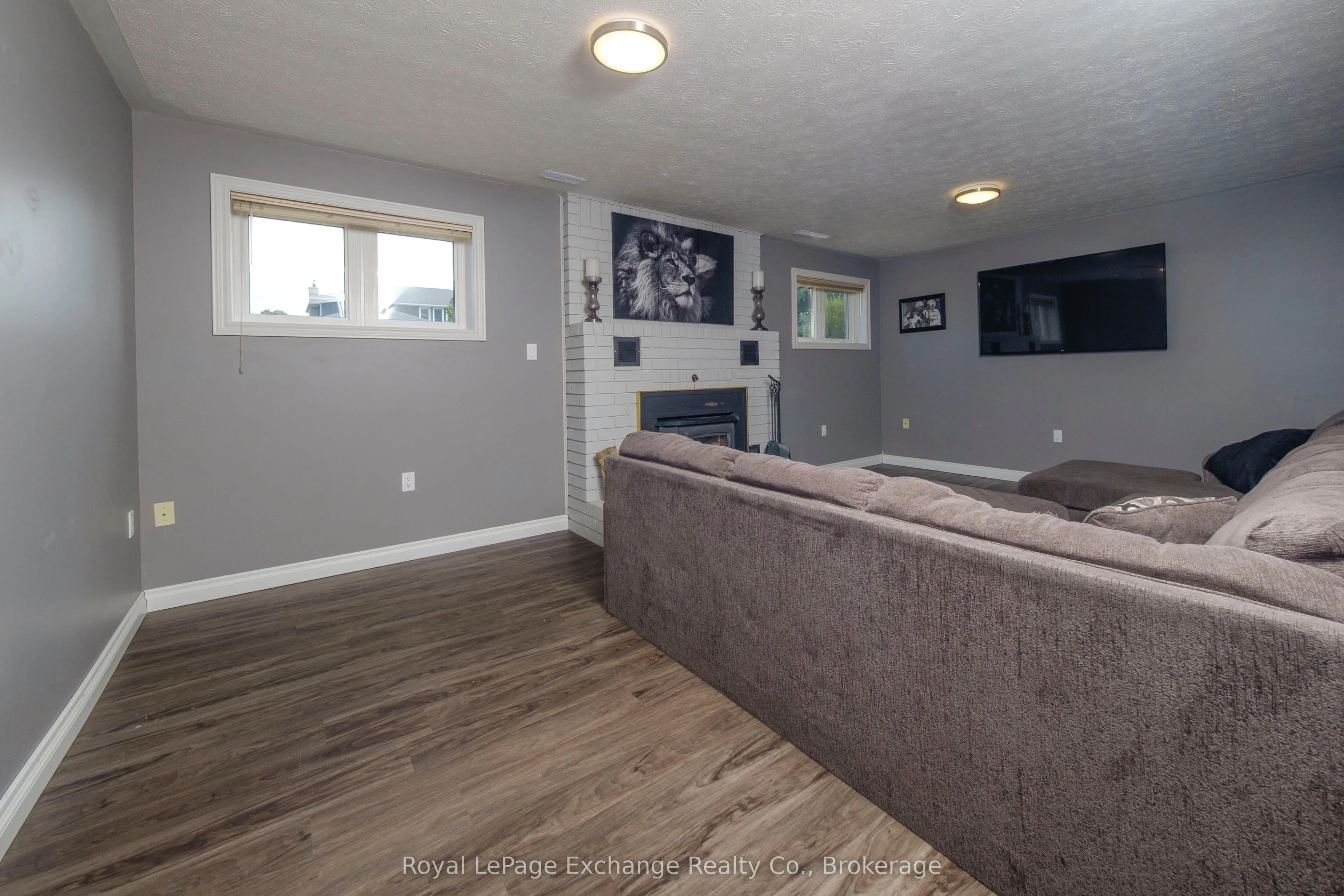 615 Lynden Crescent