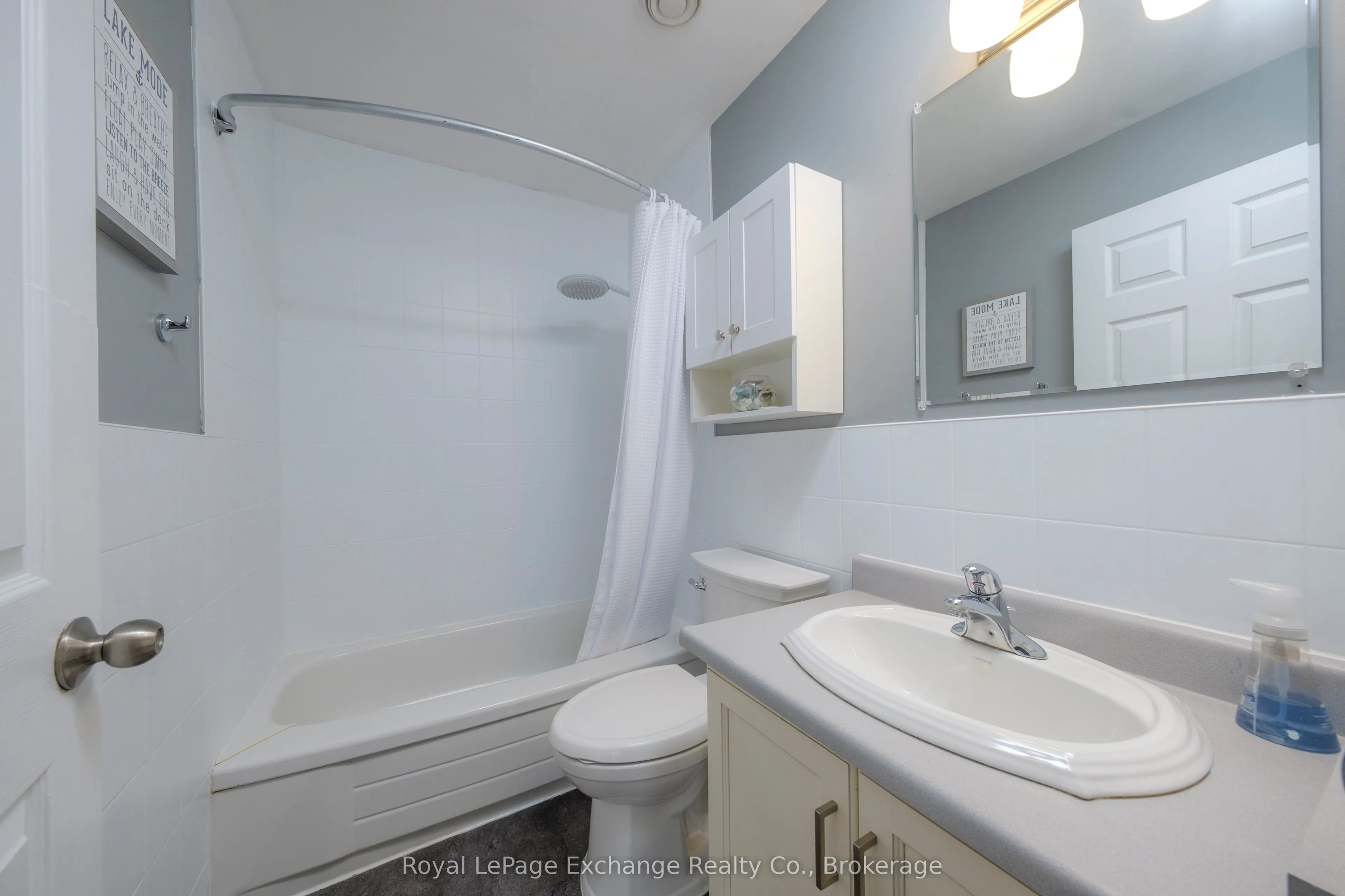 615 Lynden Crescent