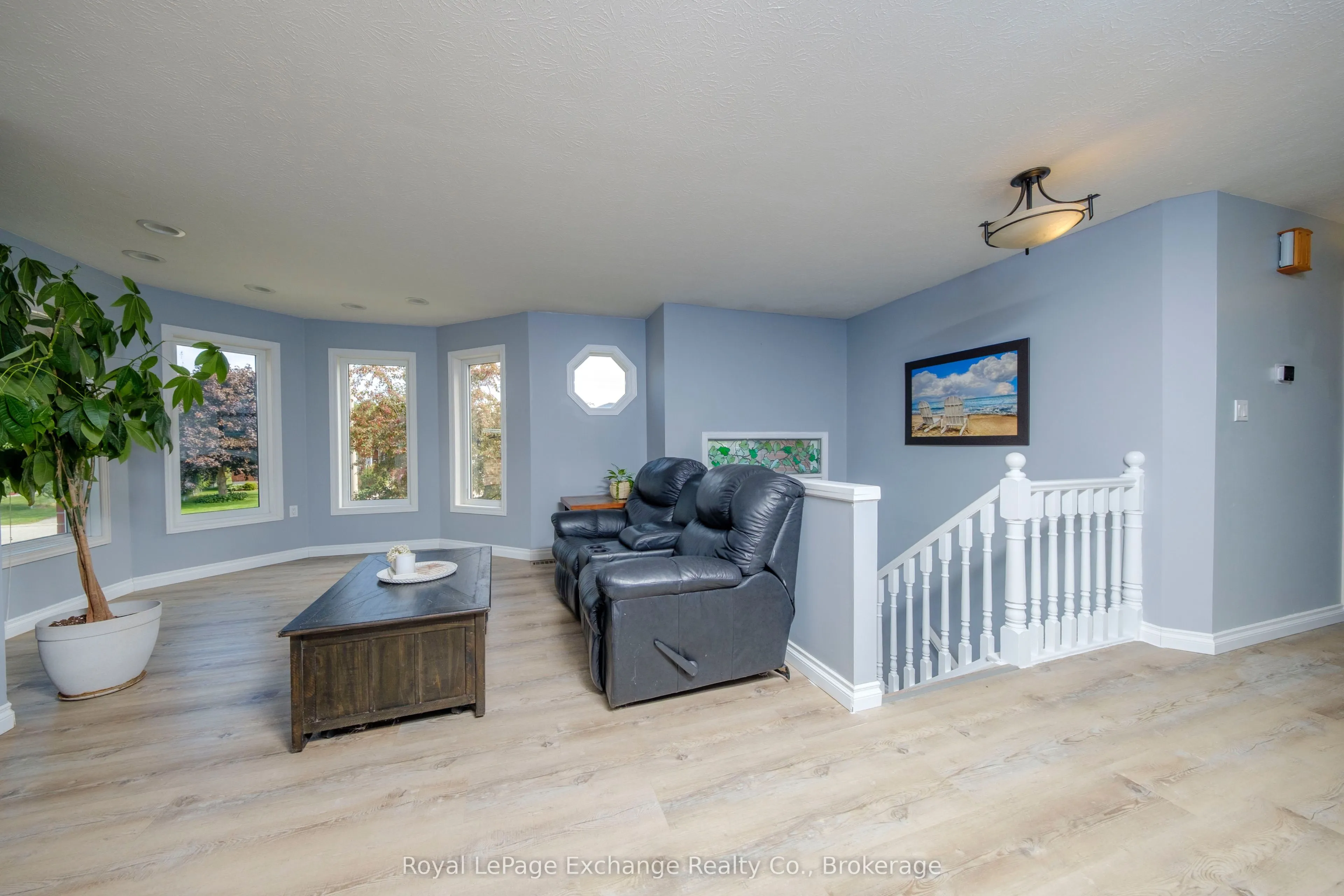 615 Lynden Crescent