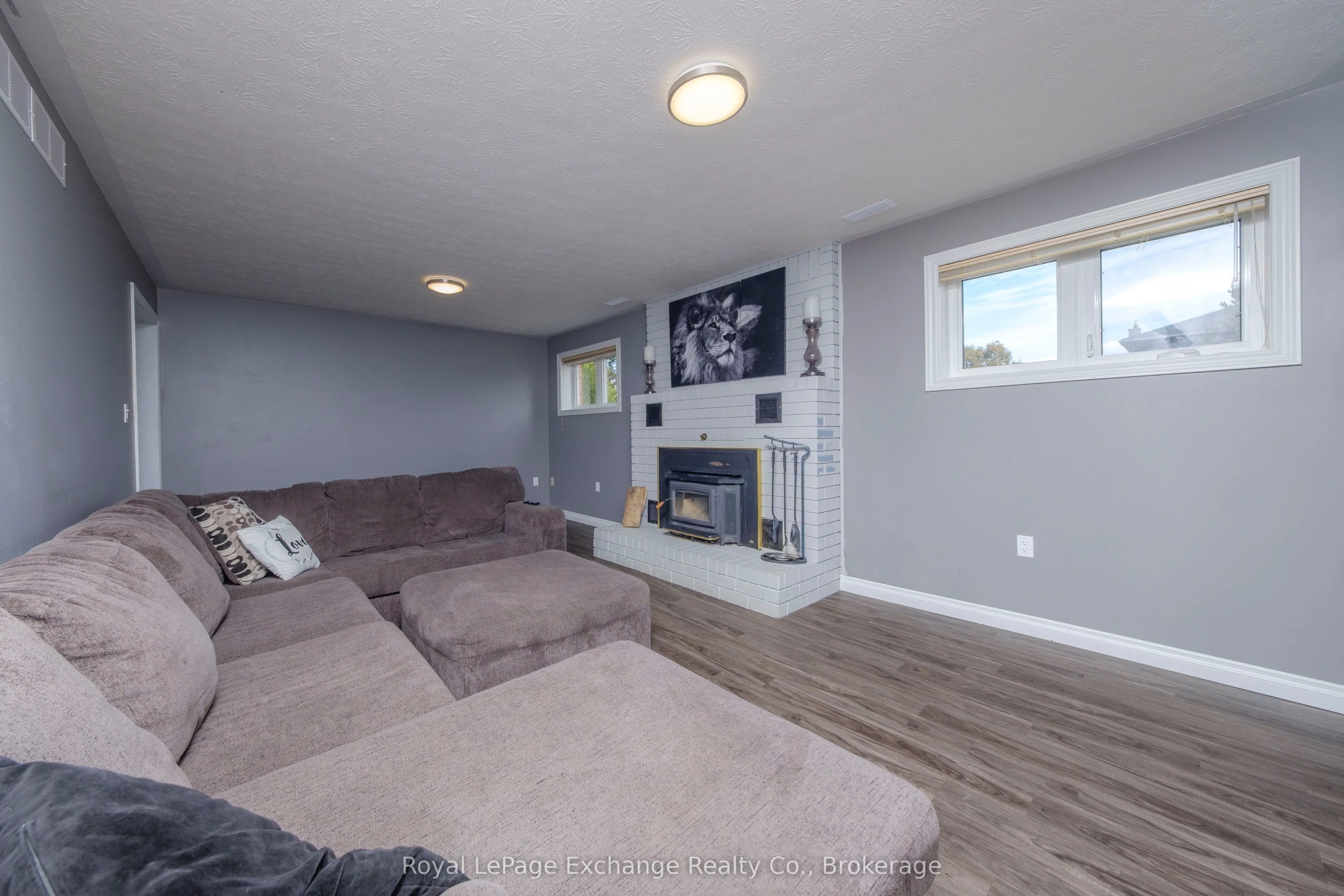 615 Lynden Crescent
