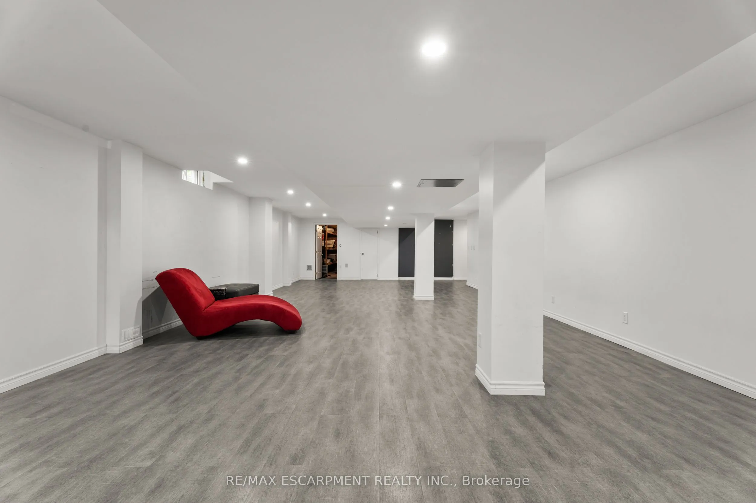 301 Mud Street E