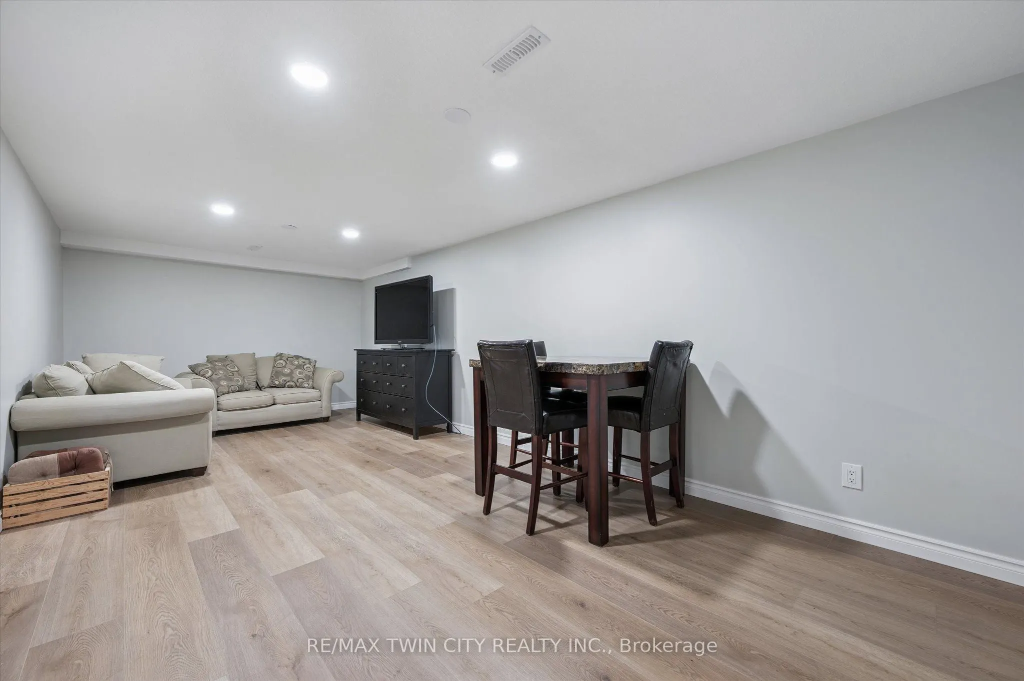 121 University Avenue E, #41
