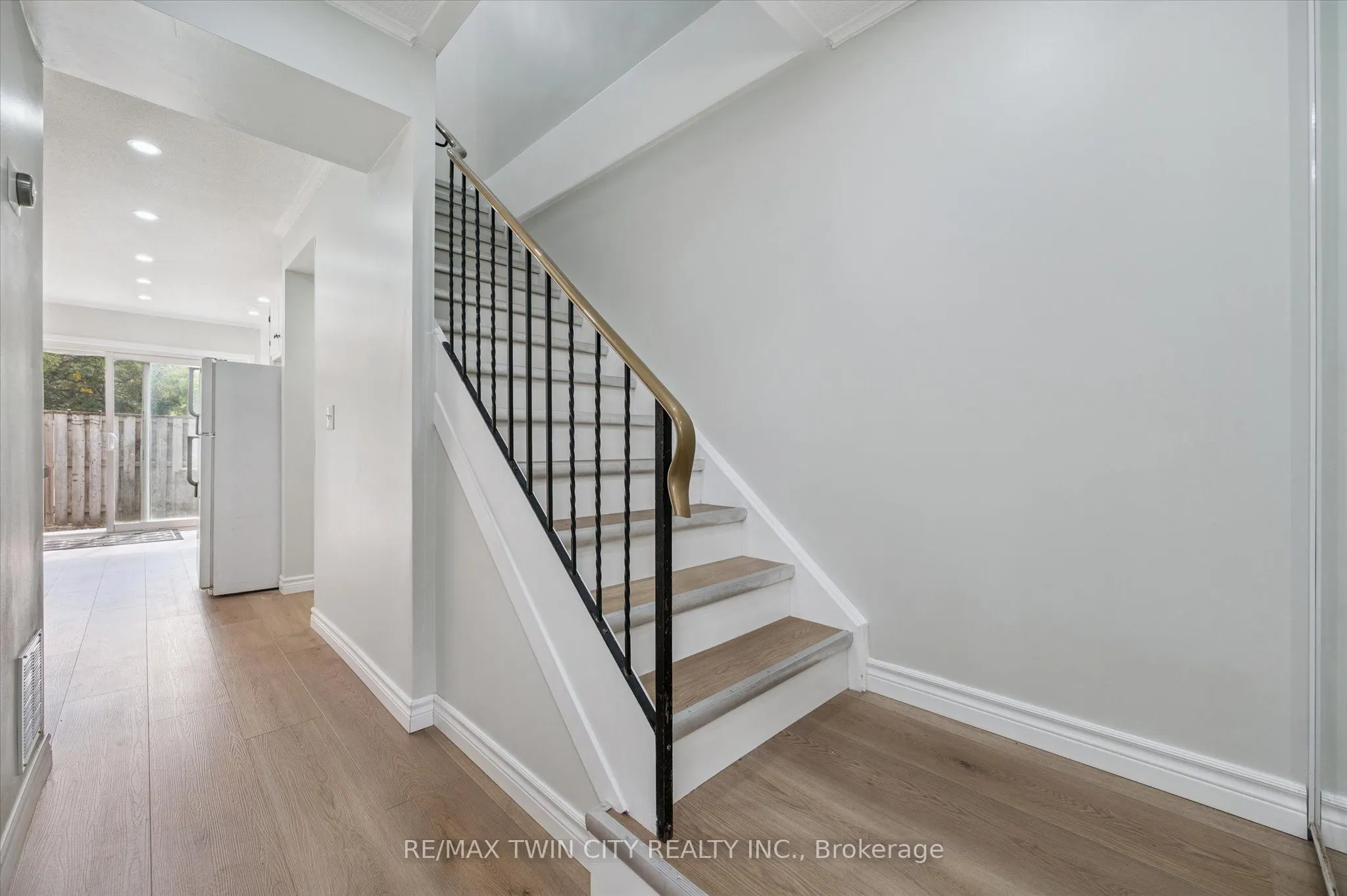 121 University Avenue E, #41