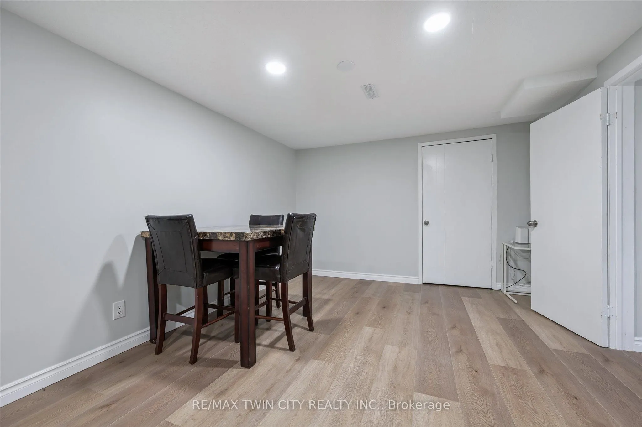 121 University Avenue E, #41