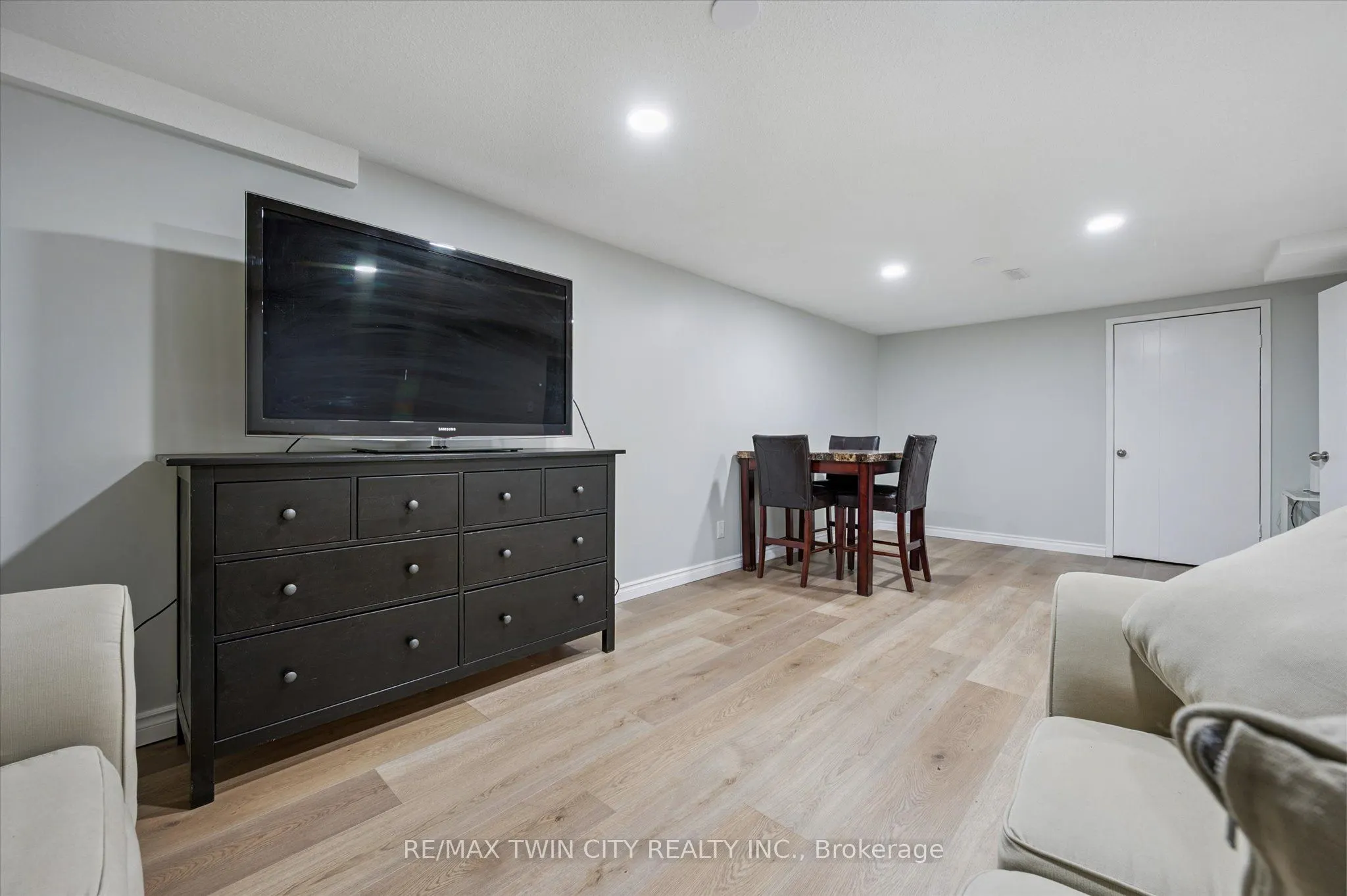 121 University Avenue E, #41