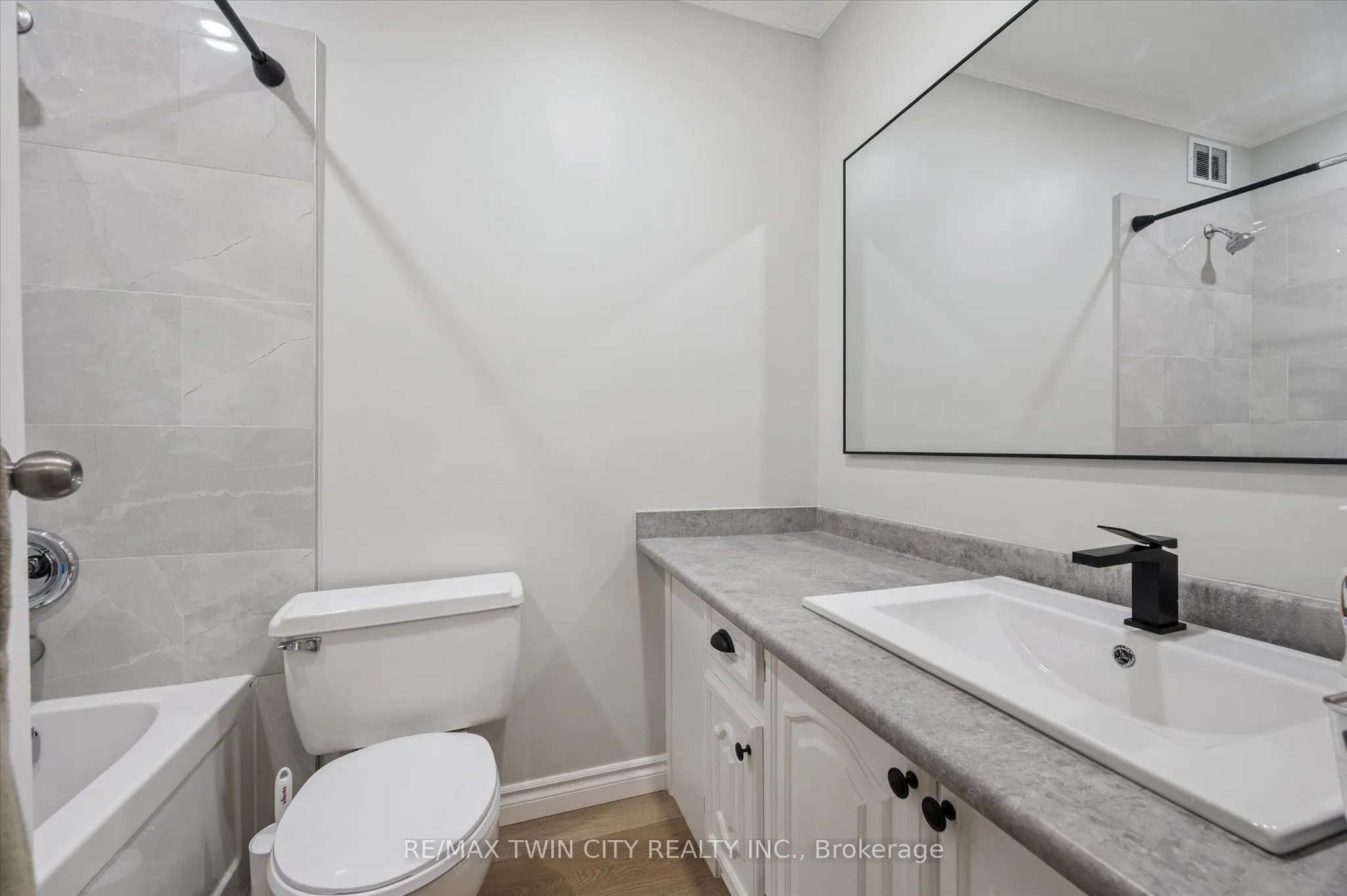 121 University Avenue E, #41