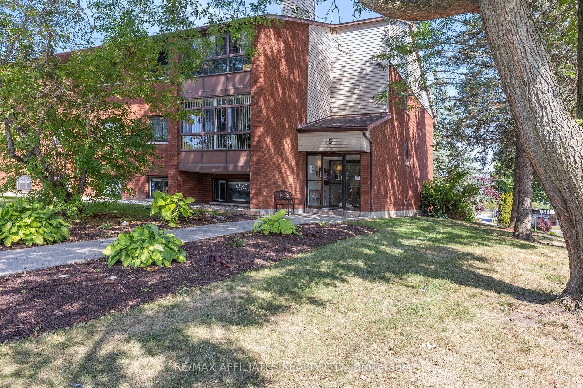 15 Findlay Avenue, #106