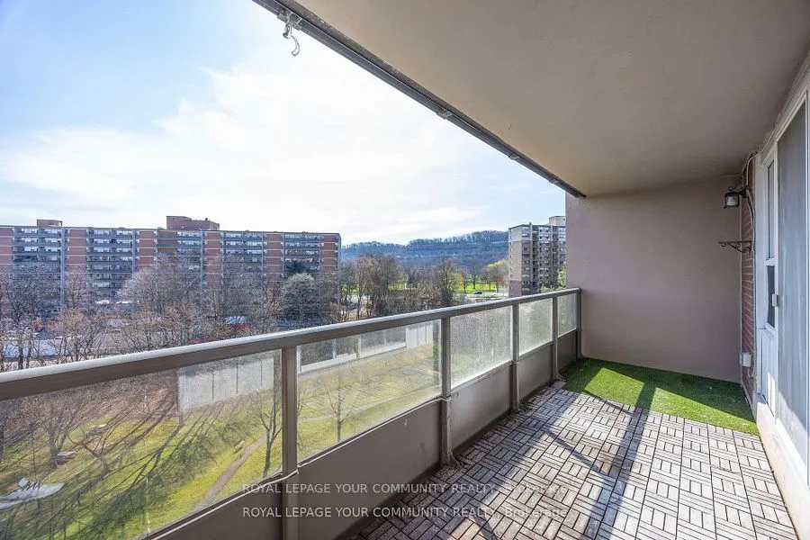 1966 Main Street W, #808