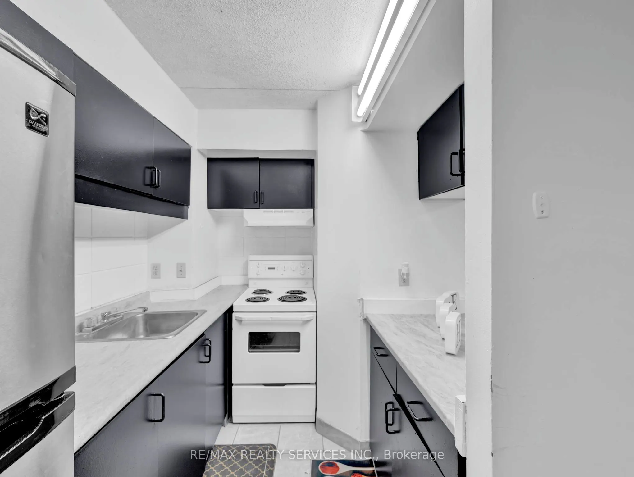30 Hickory Street E, #103
