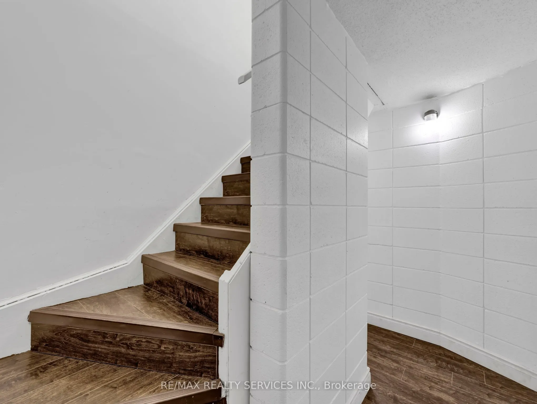 30 Hickory Street E, #103