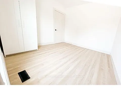 857 Dundas Street, #Apartment 2