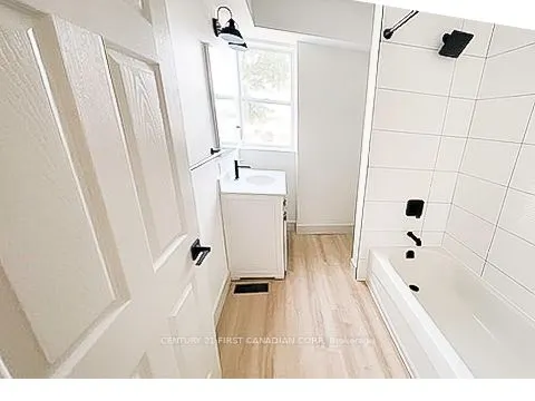 857 Dundas Street, #Apartment 2