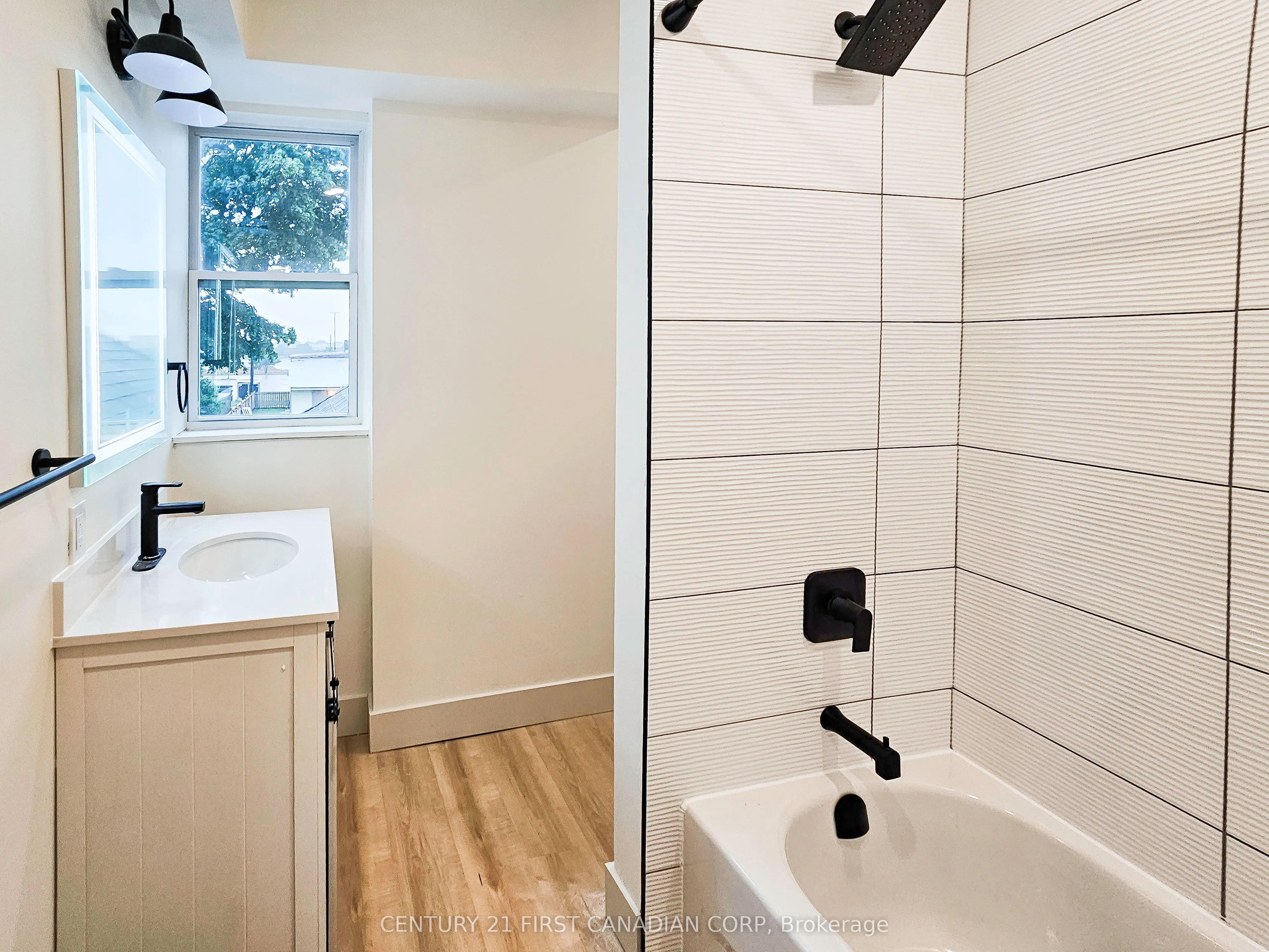 857 Dundas Street, #Apartment 2