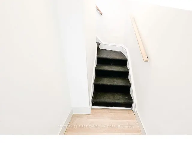 857 Dundas Street, #Apartment 2