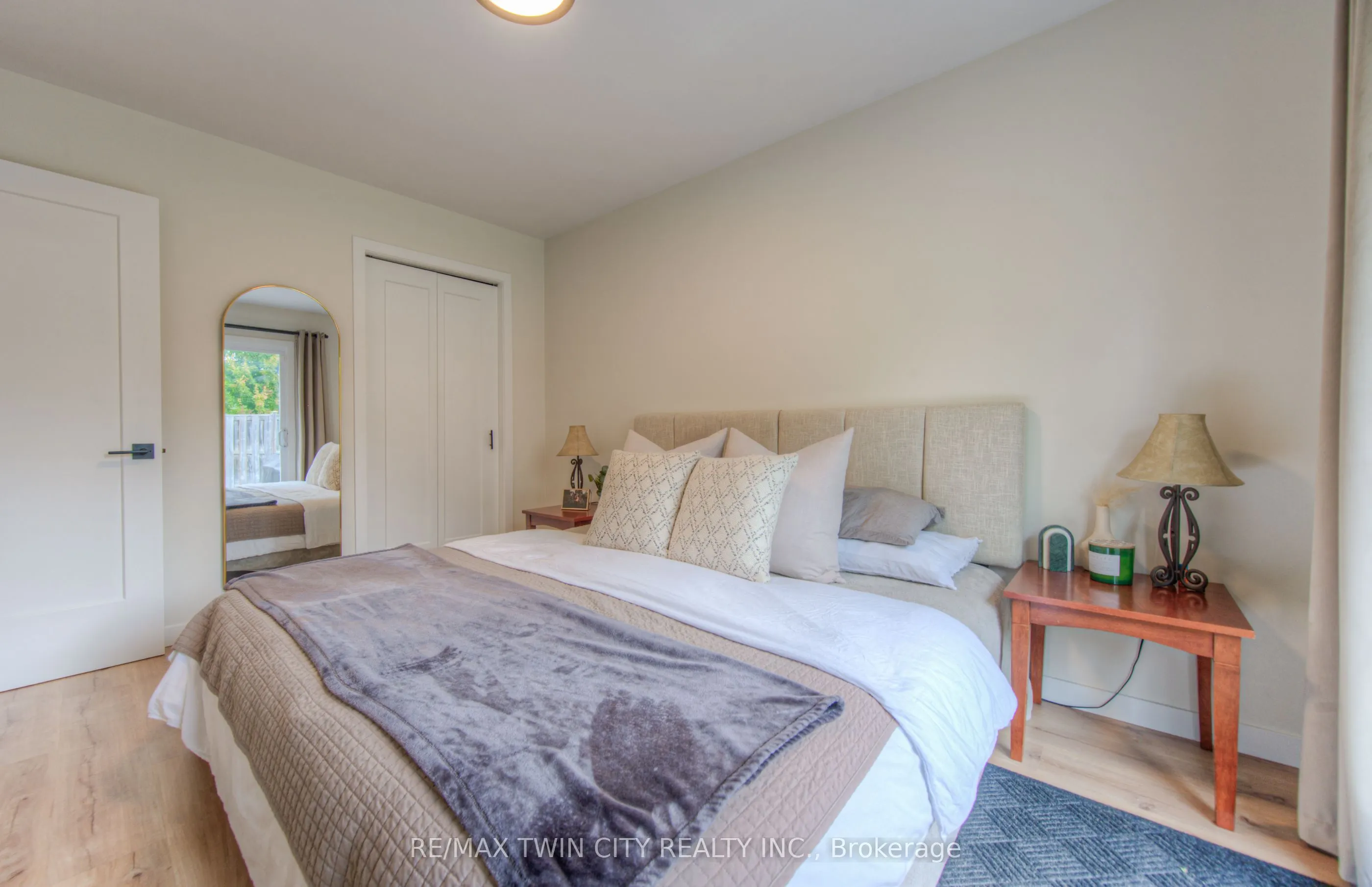 999 Cree Avenue