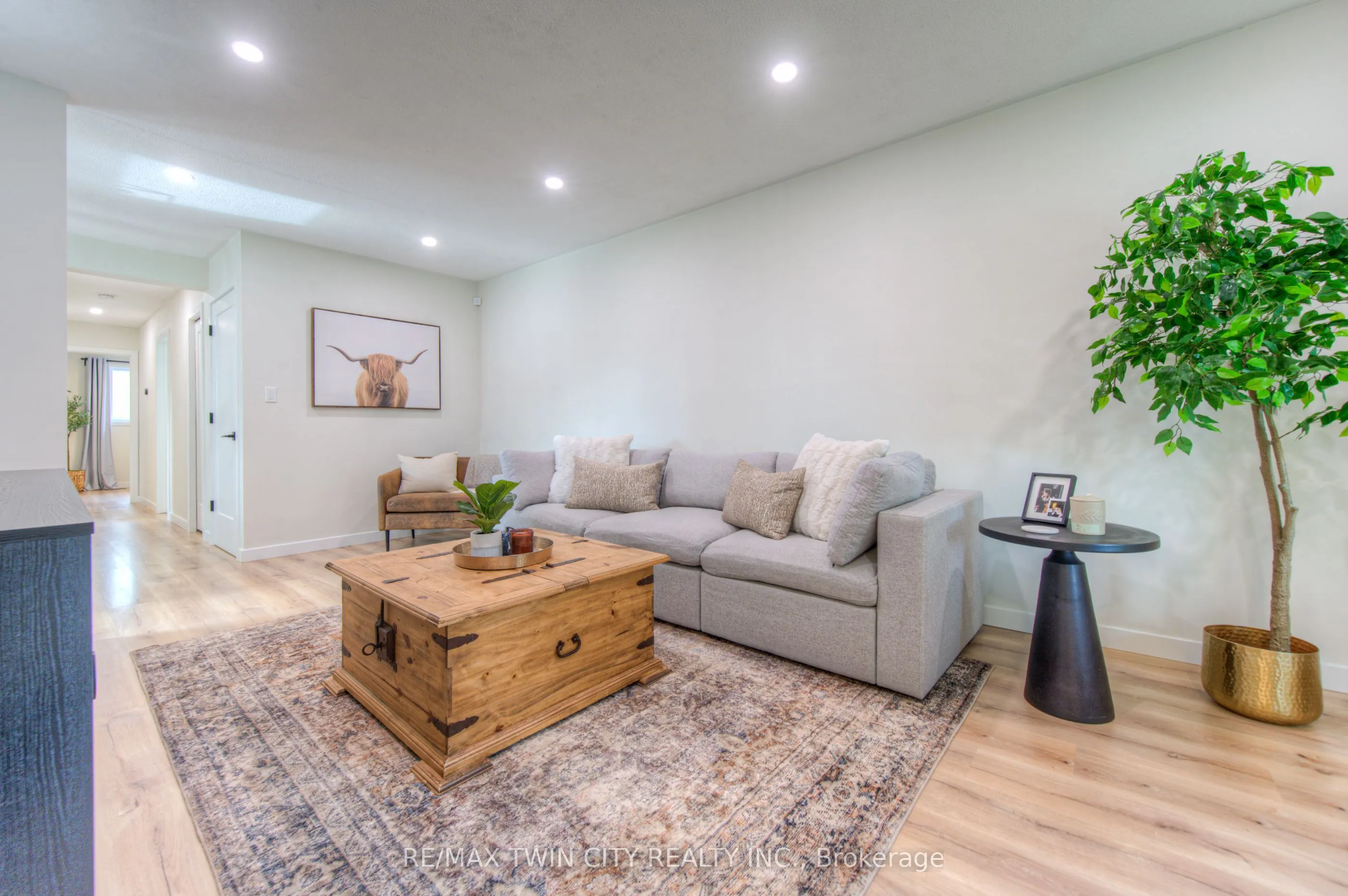 999 Cree Avenue