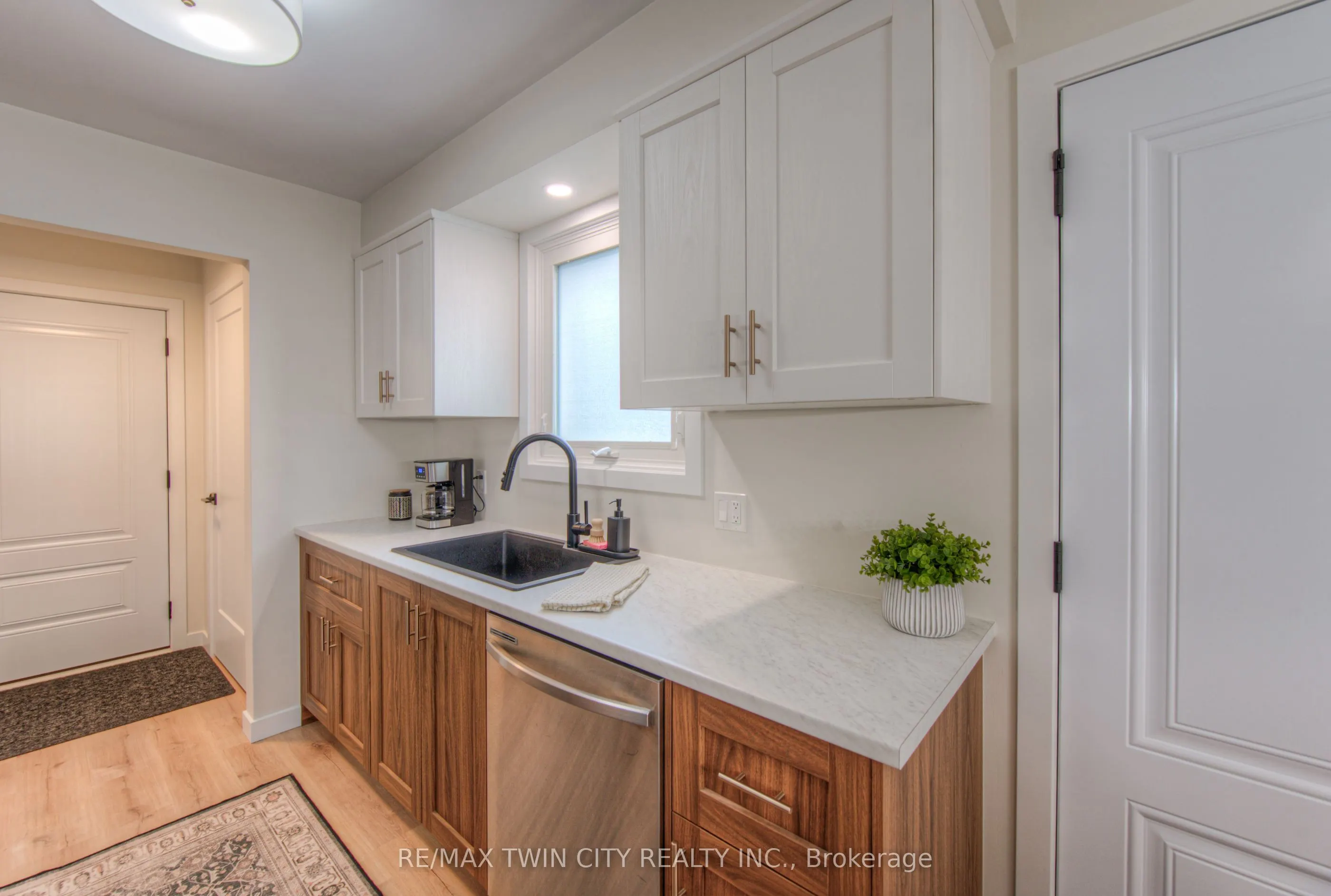 999 Cree Avenue